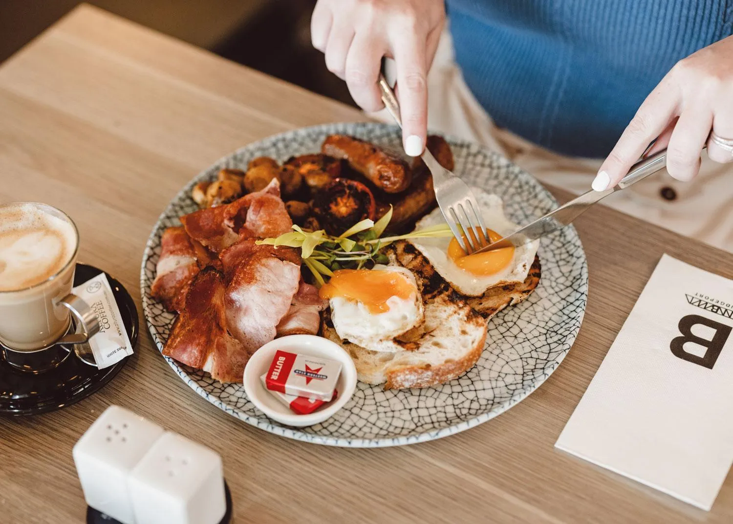 Breakfast in Bridgeport Hotel