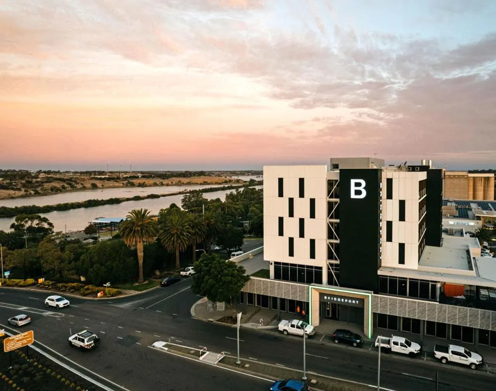 Sunset in Bridgeport Hotel