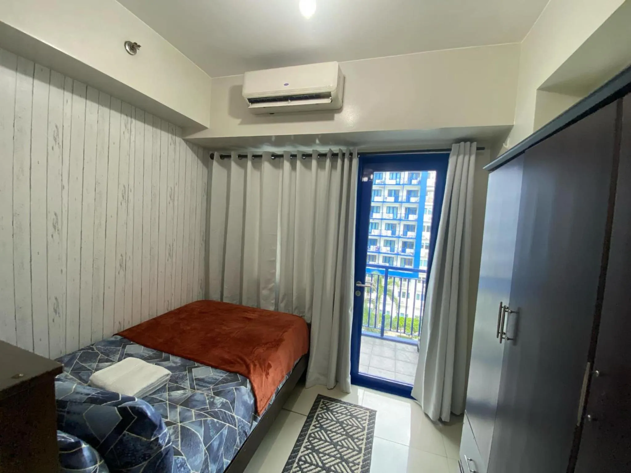 Bed in LIAM's Staycation