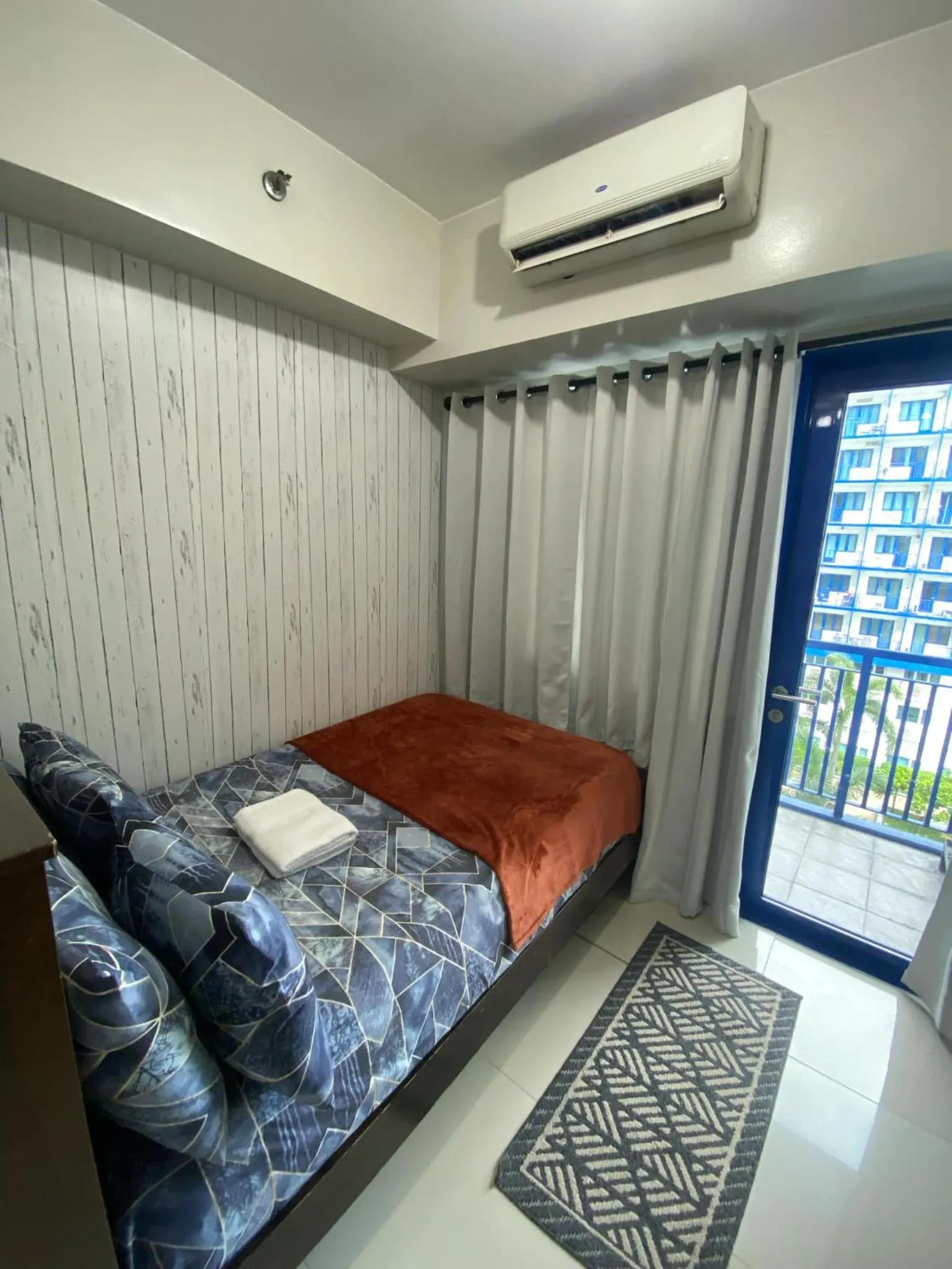 Bed in LIAM's Staycation