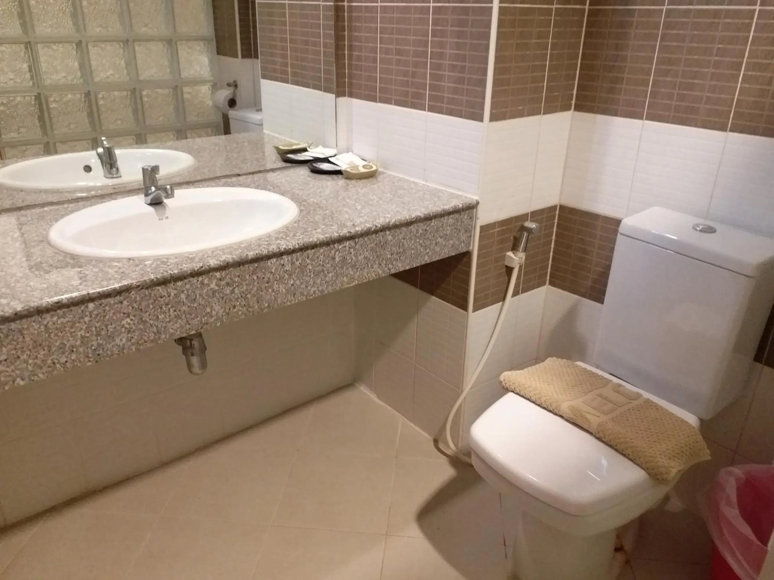 Bathroom in Sand Paisan Resort