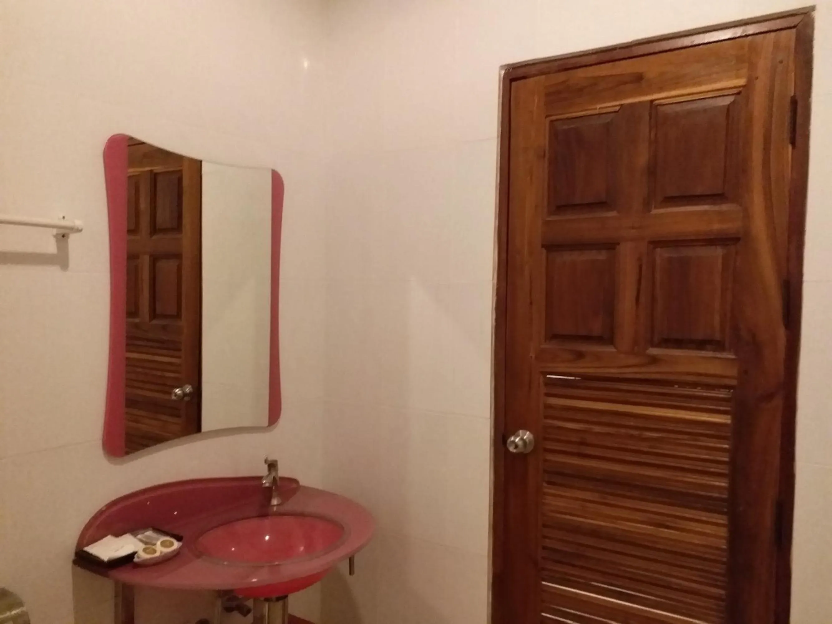 Bathroom in Sand Paisan Resort