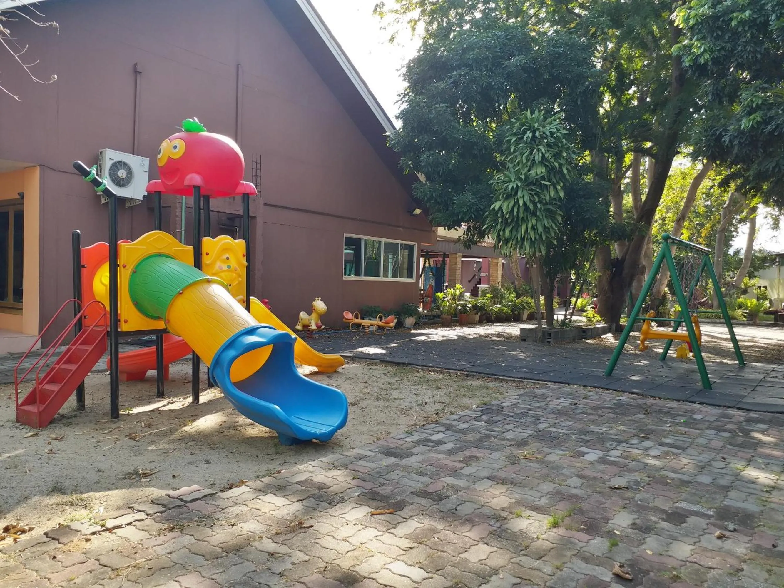 Children play ground in Sand Paisan Resort