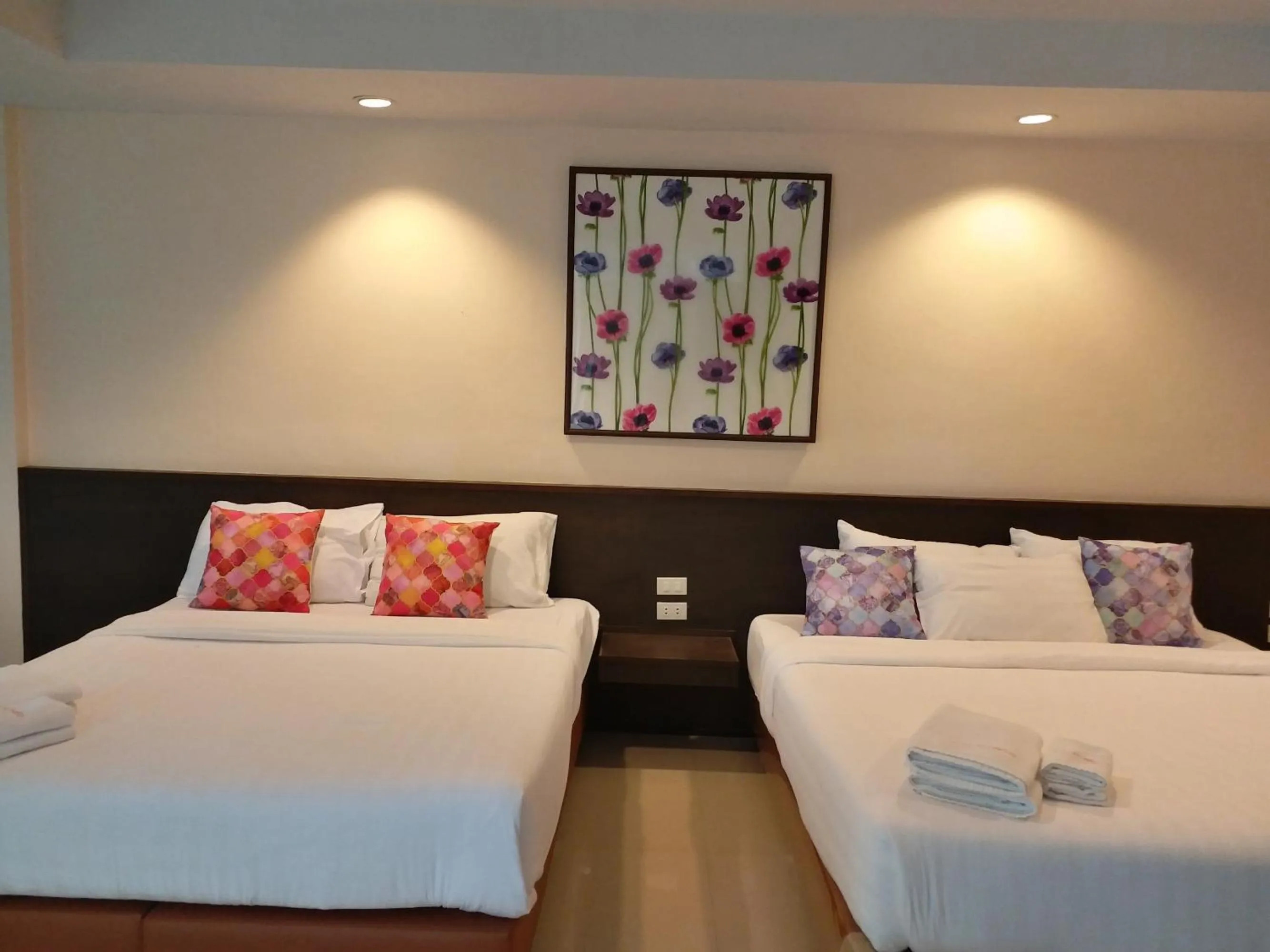 Bedroom, Bed in Sand Paisan Resort