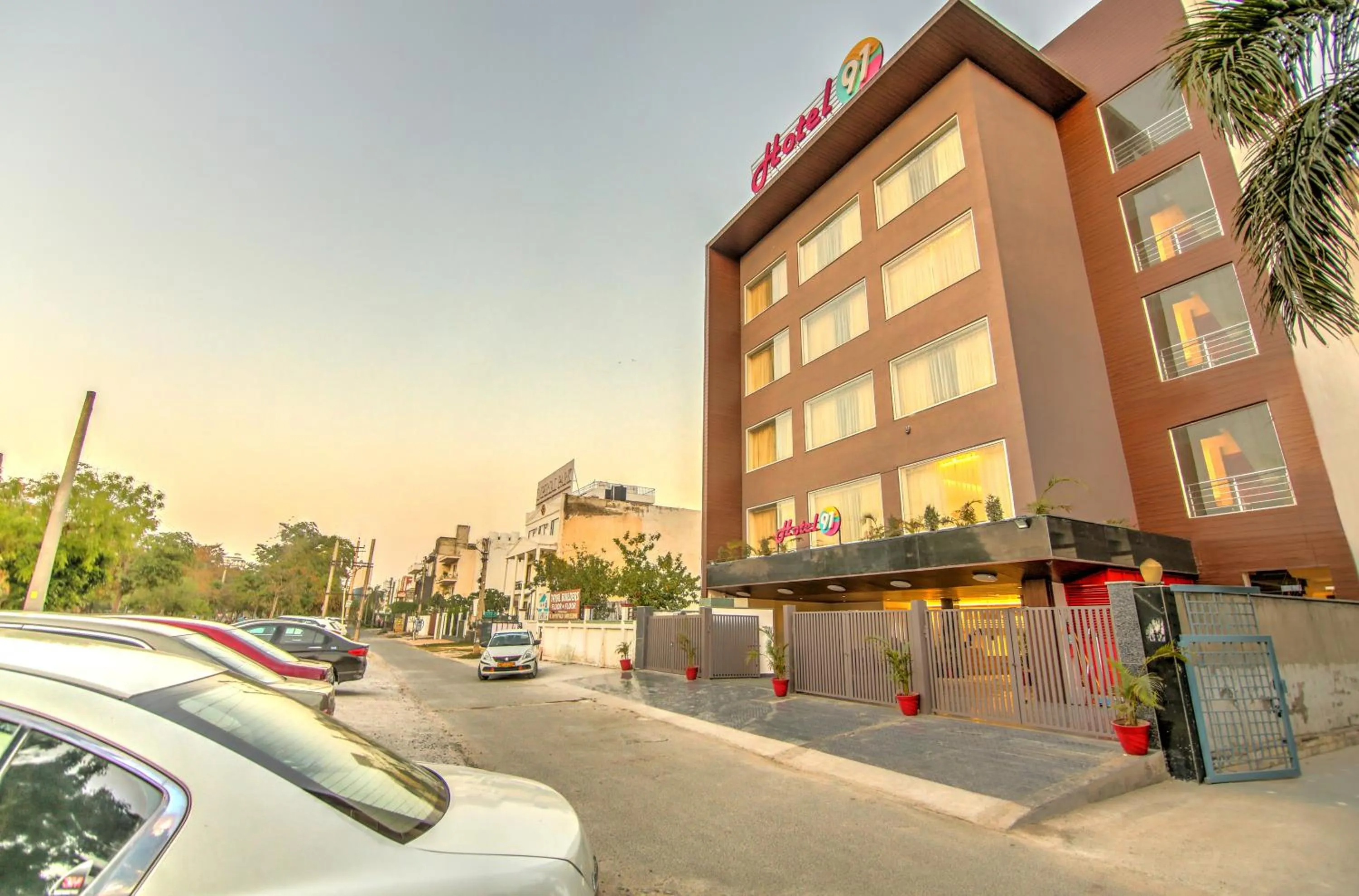 Property building in Hotel 91 Huda City Centre