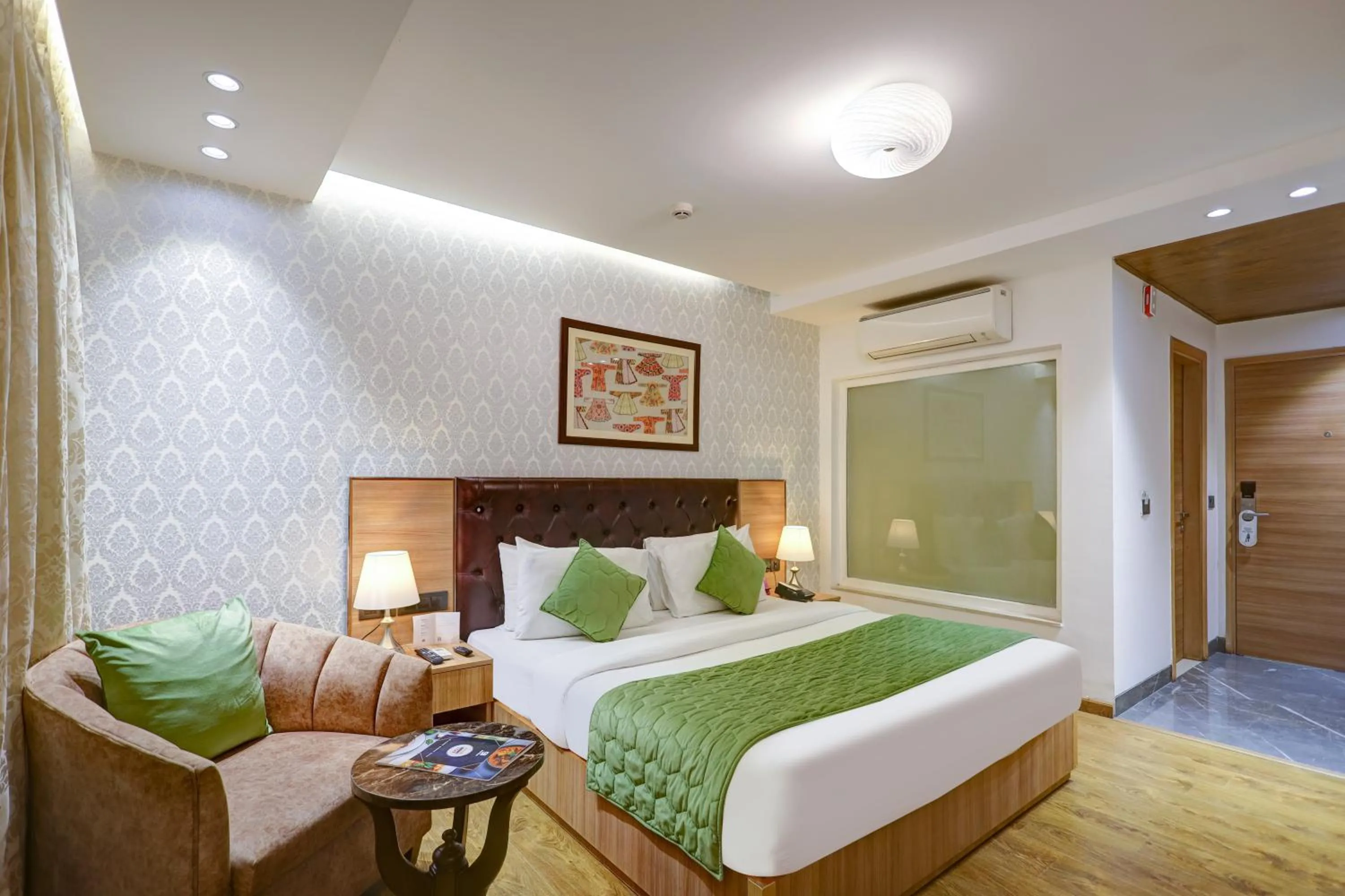 Bed in Hotel 91 Huda City Centre