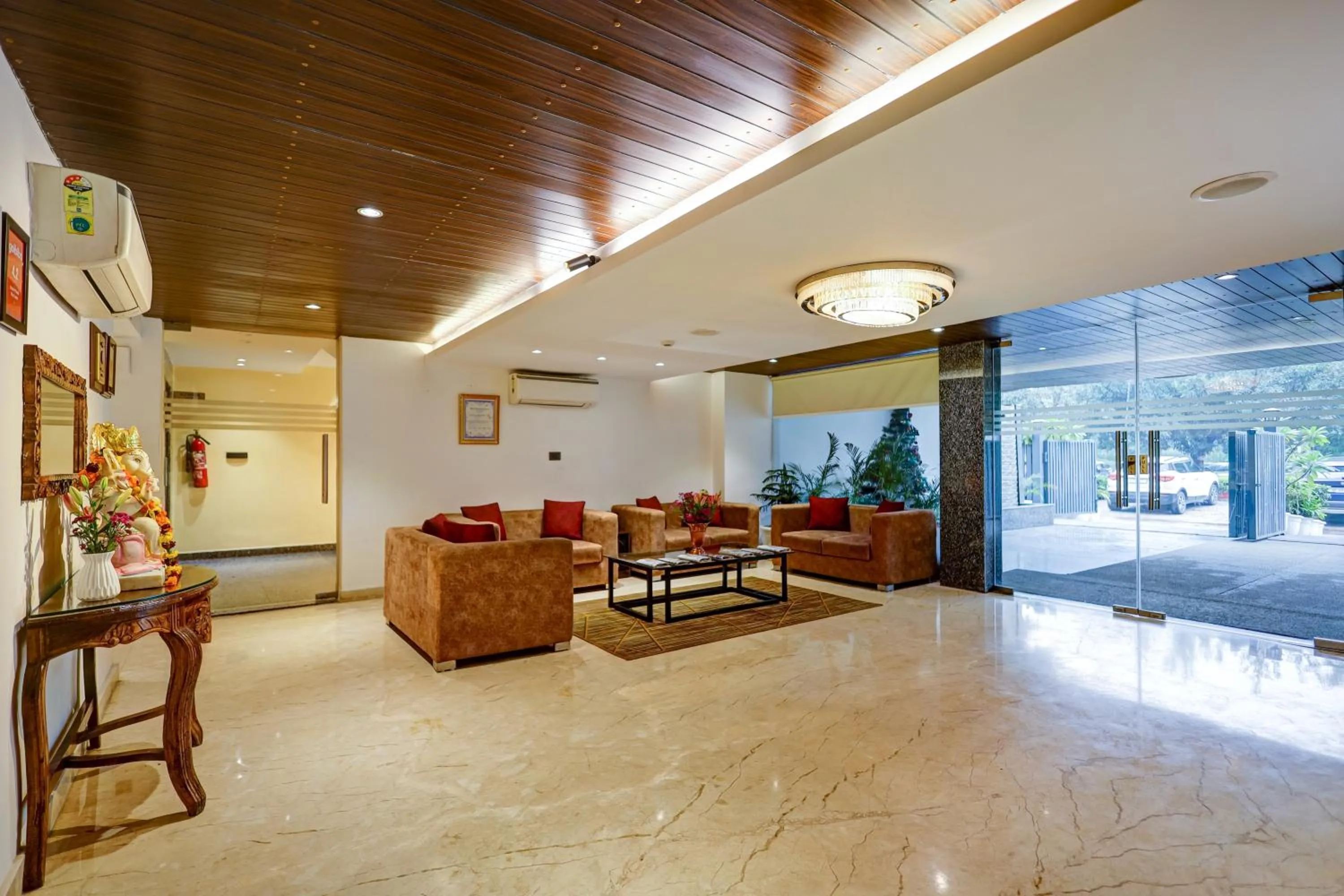 Lobby or reception in Hotel 91 Huda City Centre