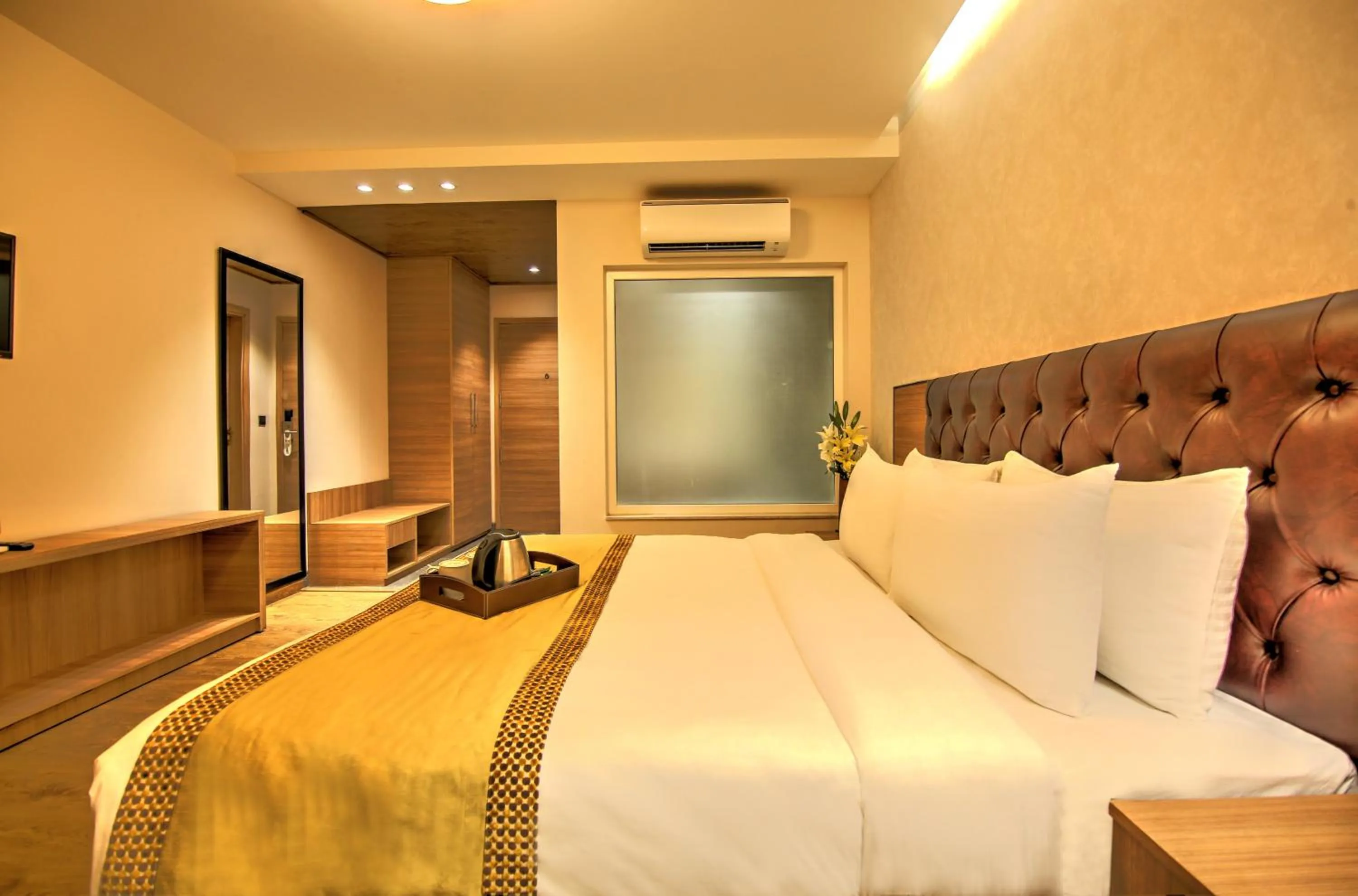 Bed in Hotel 91 Huda City Centre
