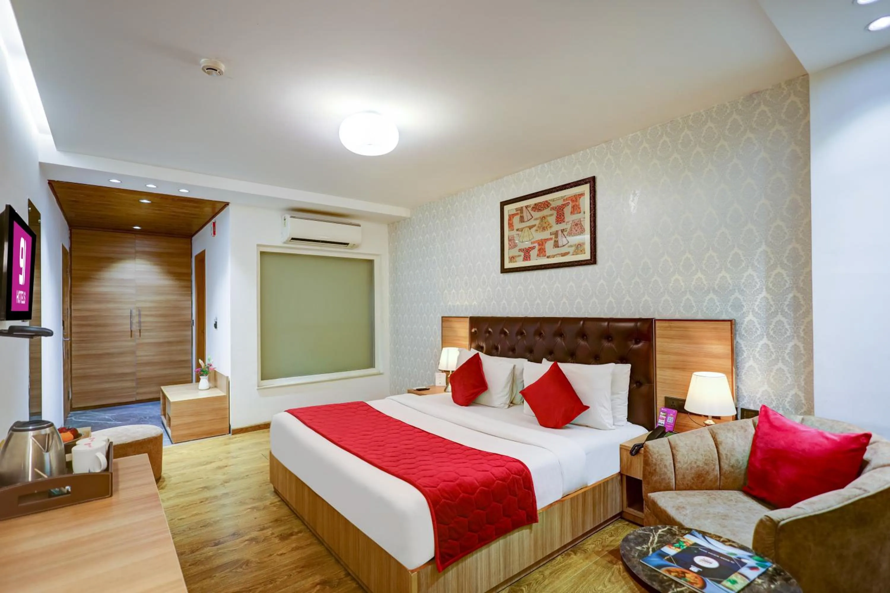 Bed in Hotel 91 Huda City Centre
