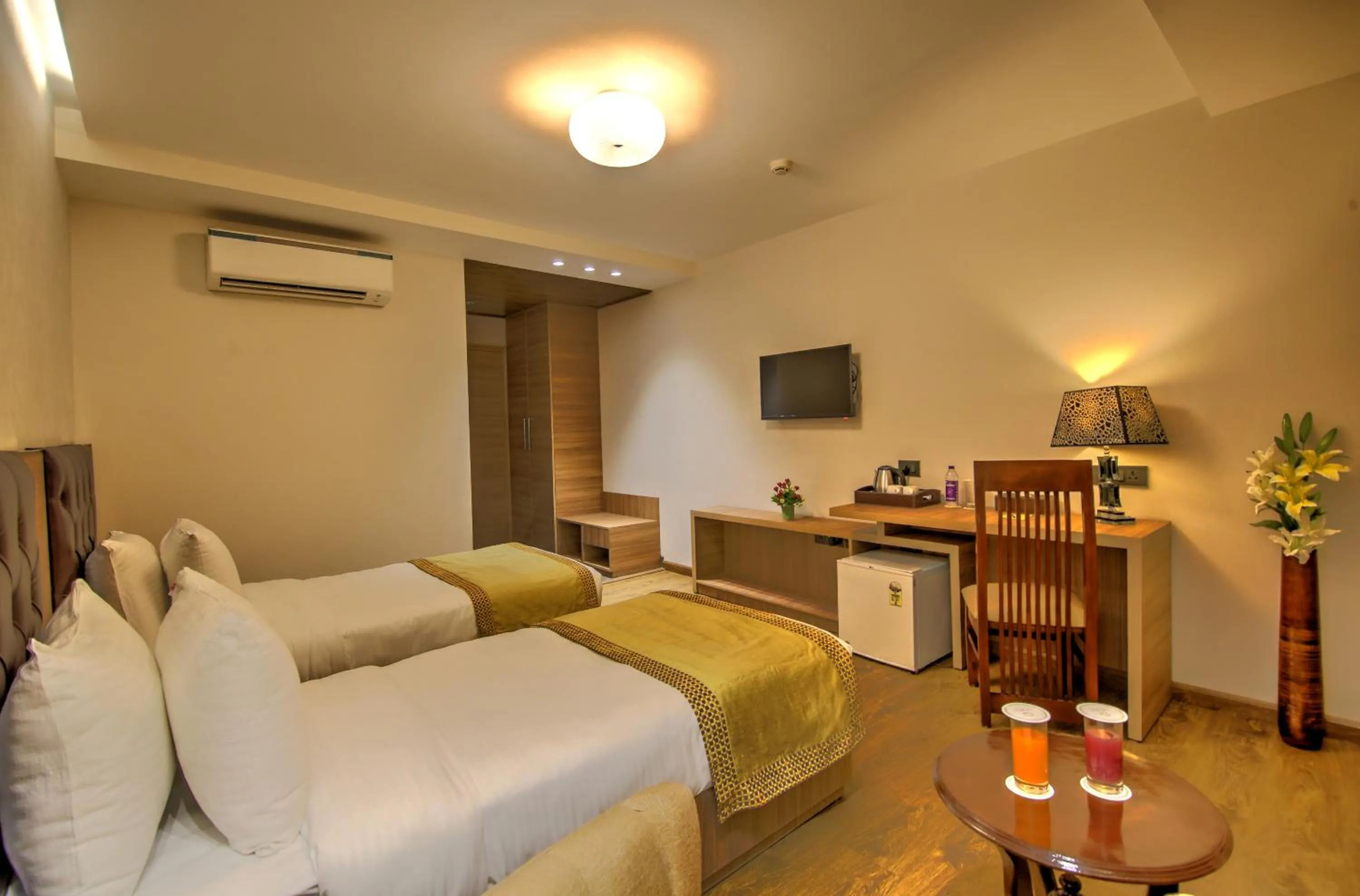 Bed in Hotel 91 Huda City Centre