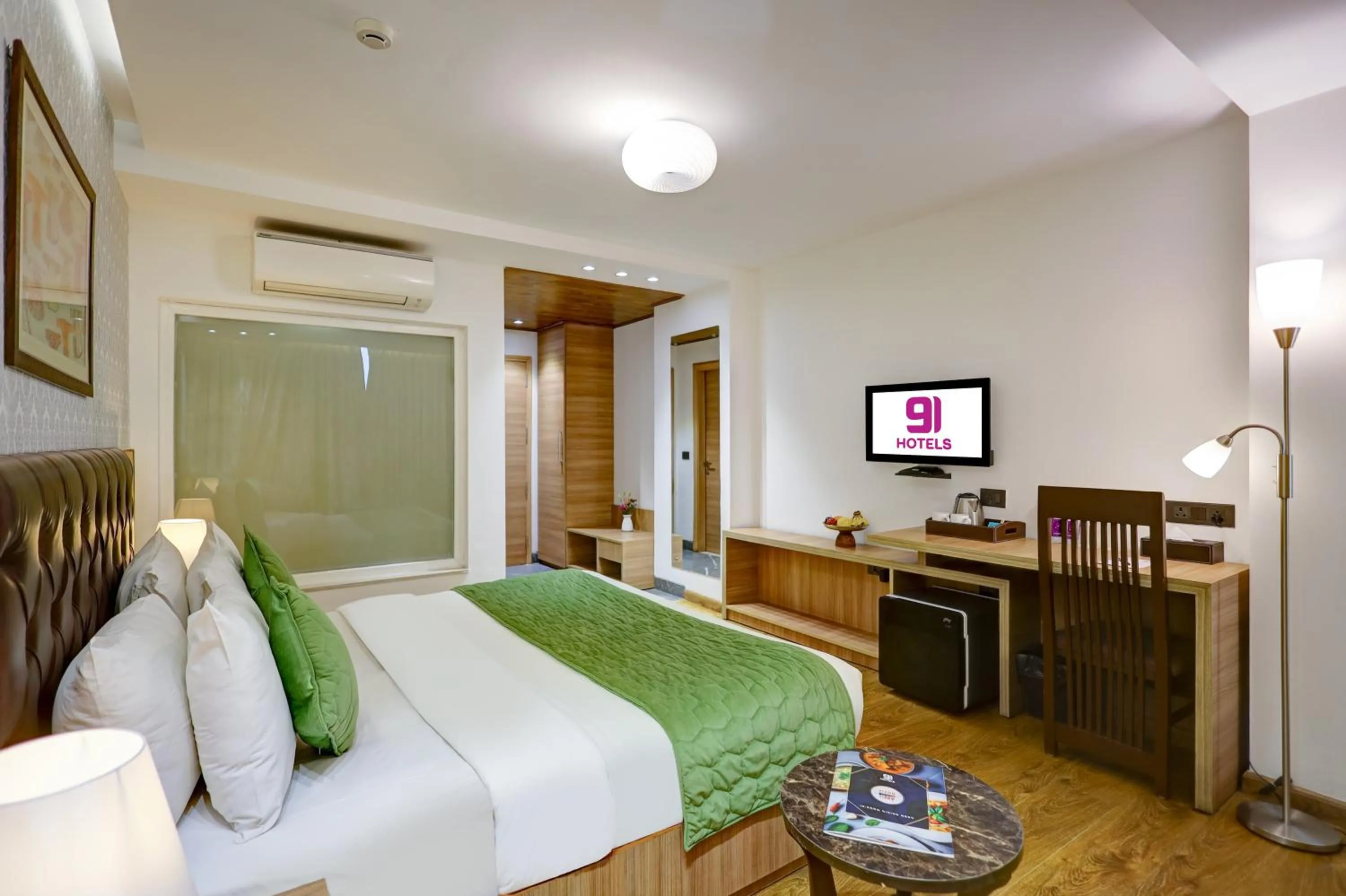 Bed in Hotel 91 Huda City Centre