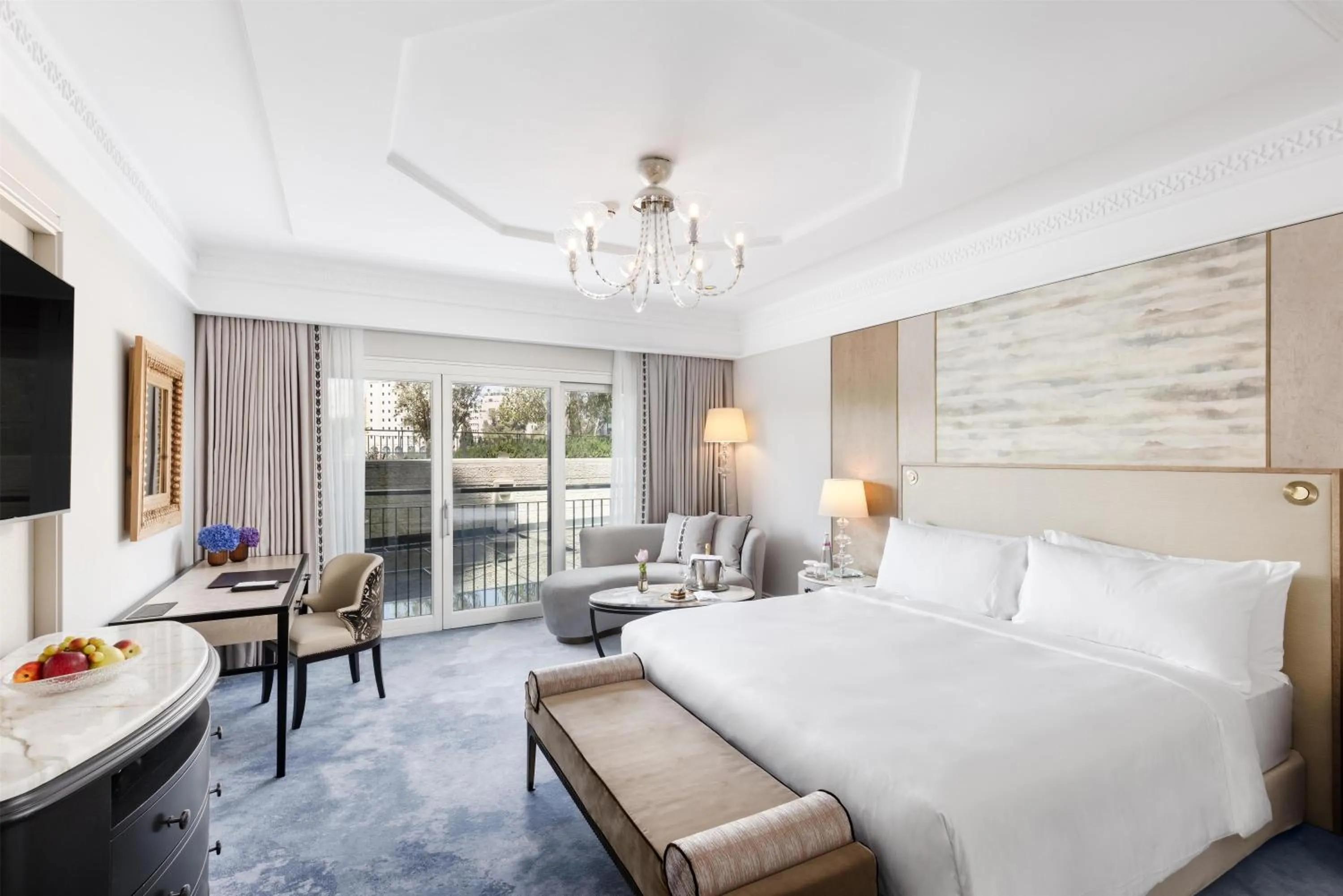 Bed in Waldorf Astoria Jerusalem