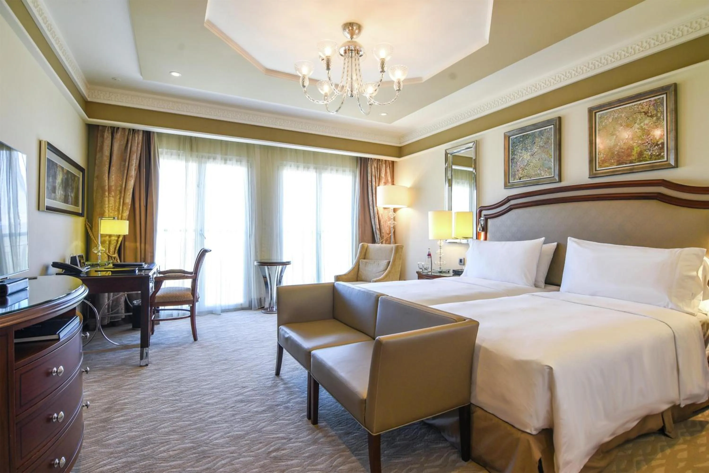 Bed in Waldorf Astoria Jerusalem