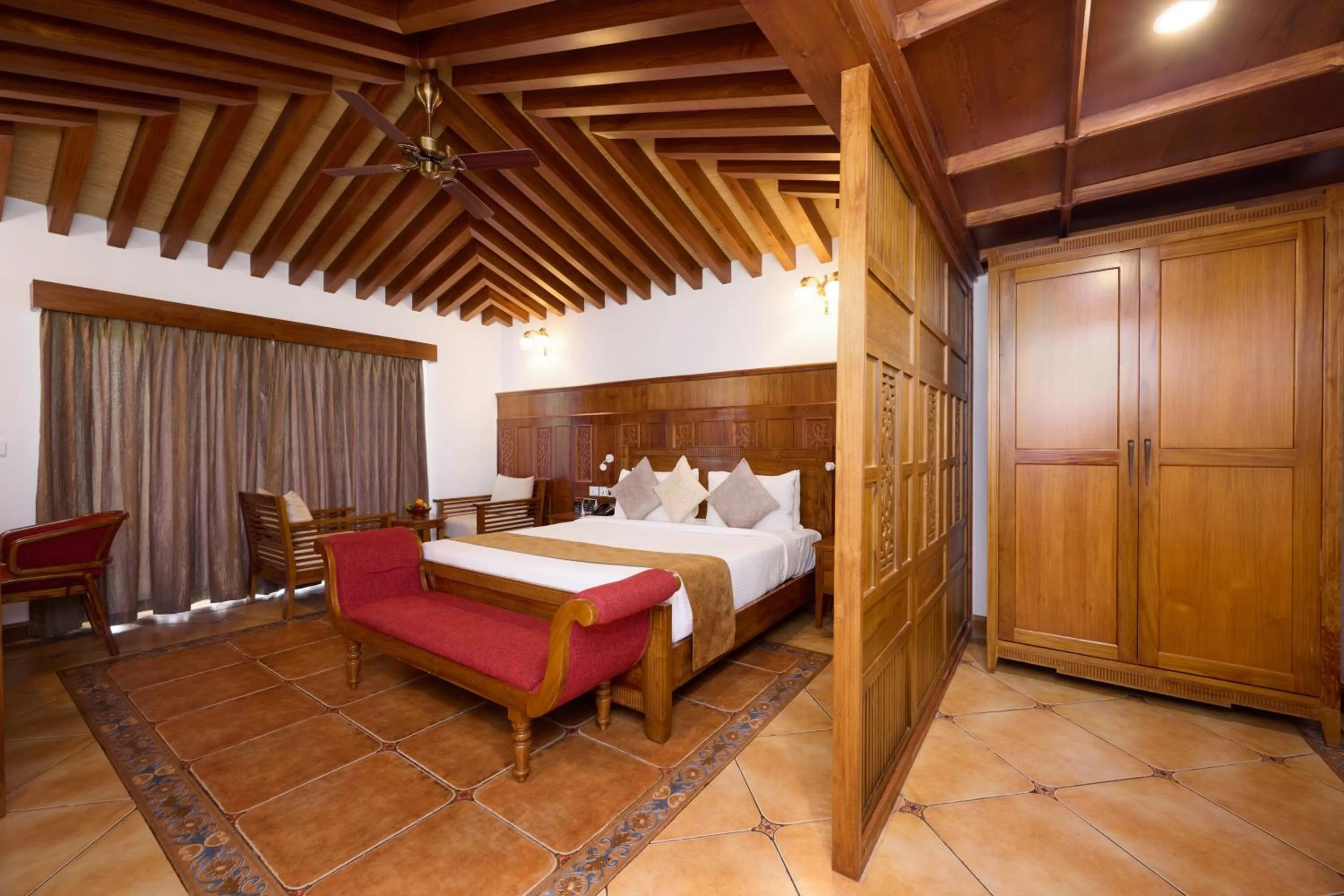 Floor plan, Bed in Gokulam Grand Resort & Spa, Kumarakom