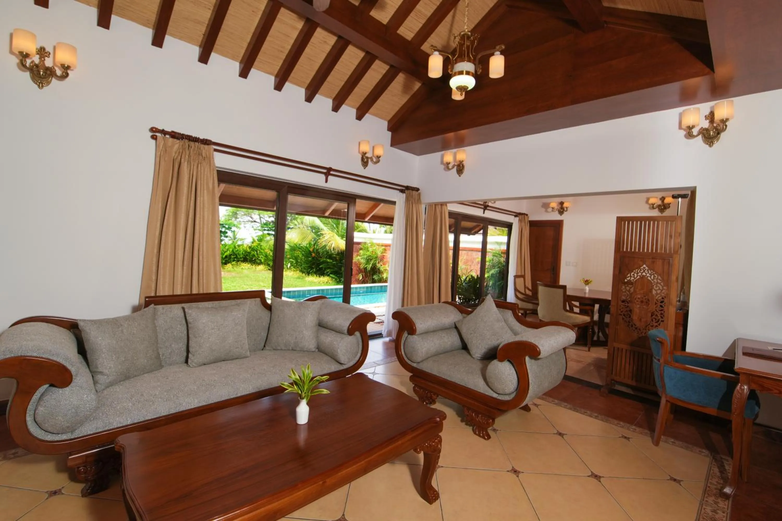 Living room in Gokulam Grand Resort & Spa, Kumarakom