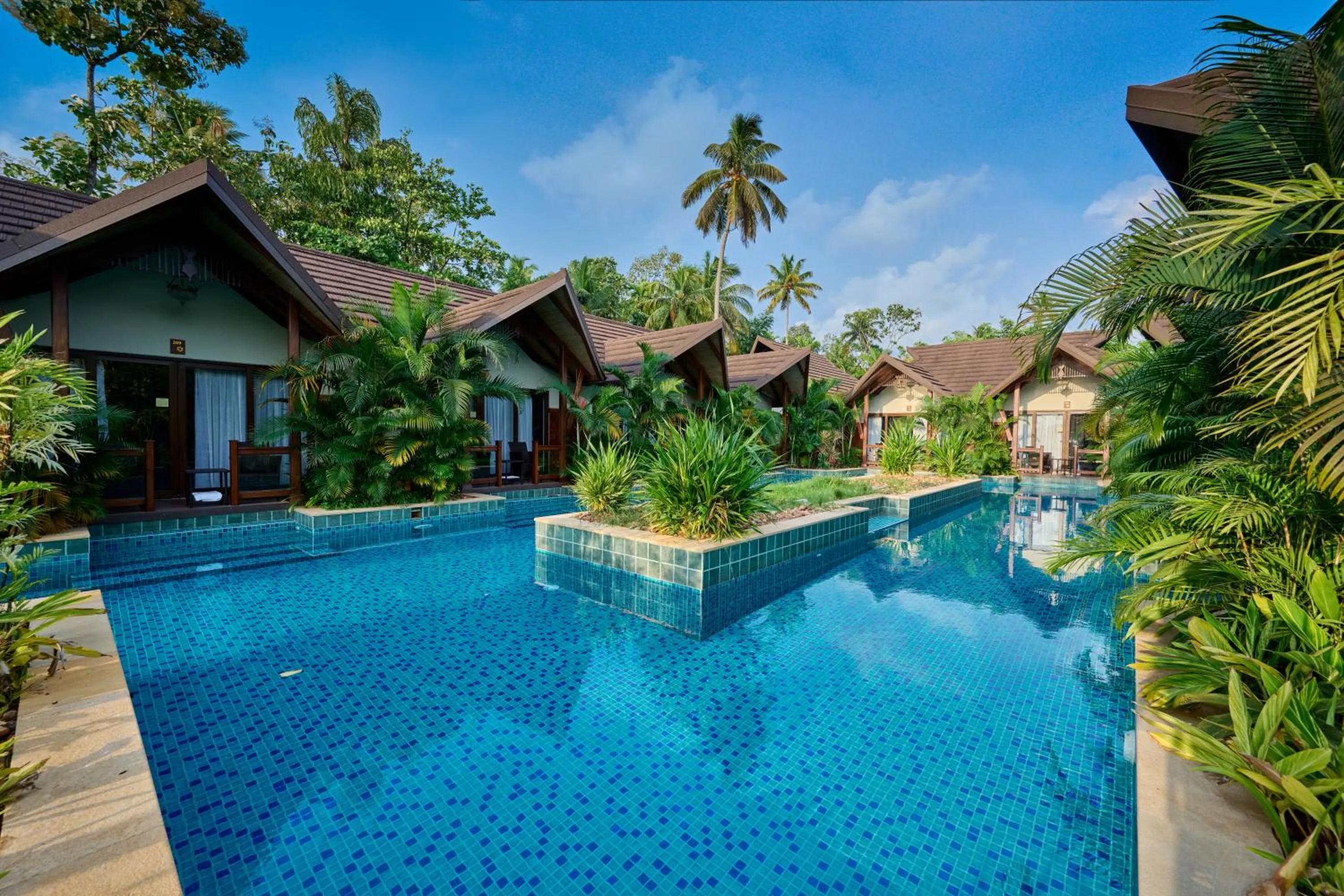 Pool view in Gokulam Grand Resort & Spa, Kumarakom