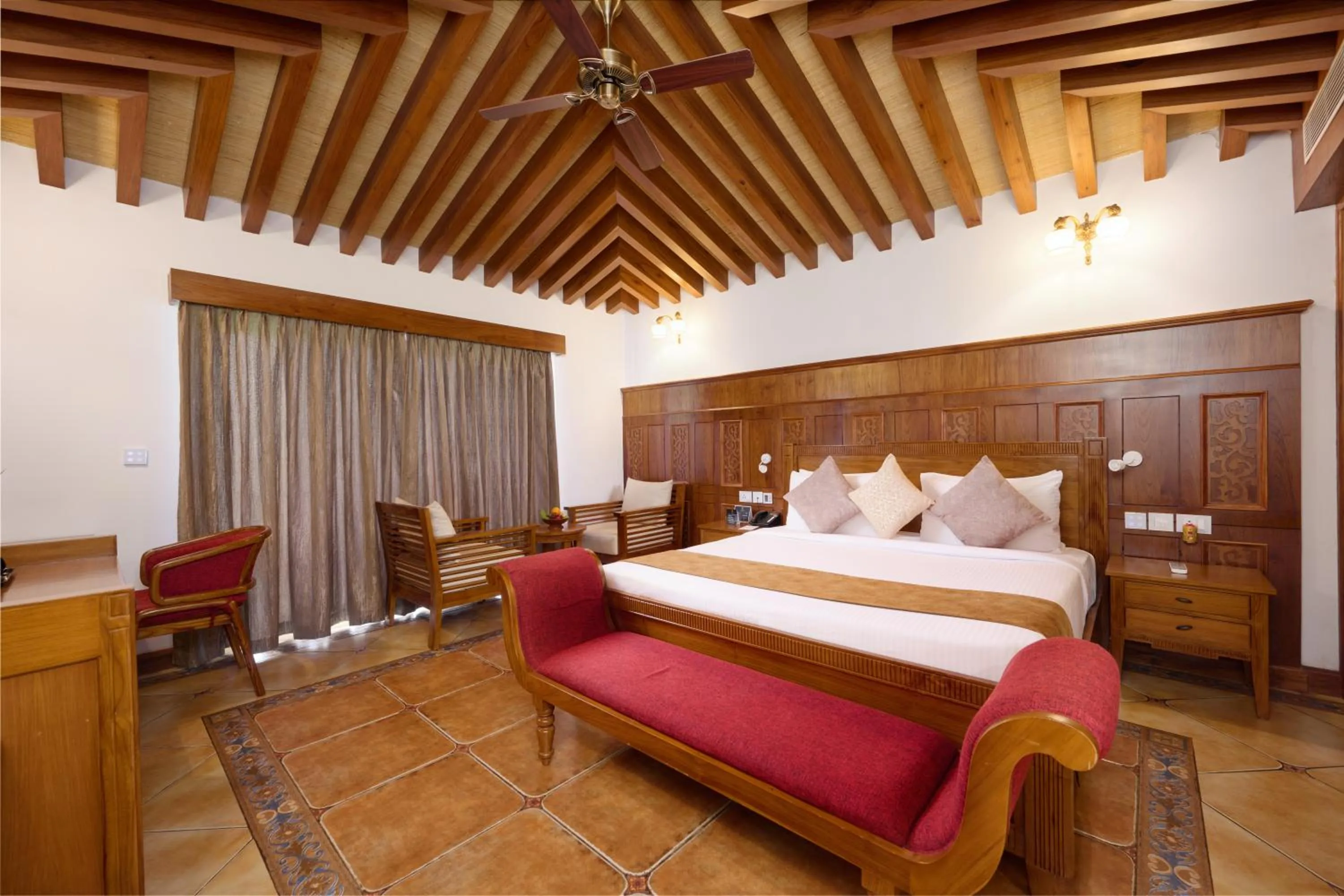 Bed in Gokulam Grand Resort & Spa, Kumarakom