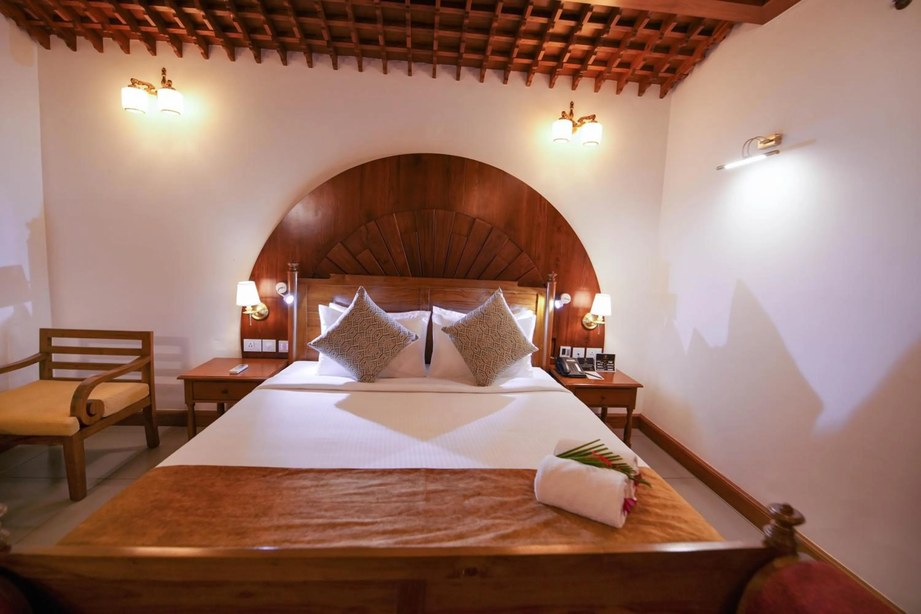 Bed in Gokulam Grand Resort & Spa, Kumarakom