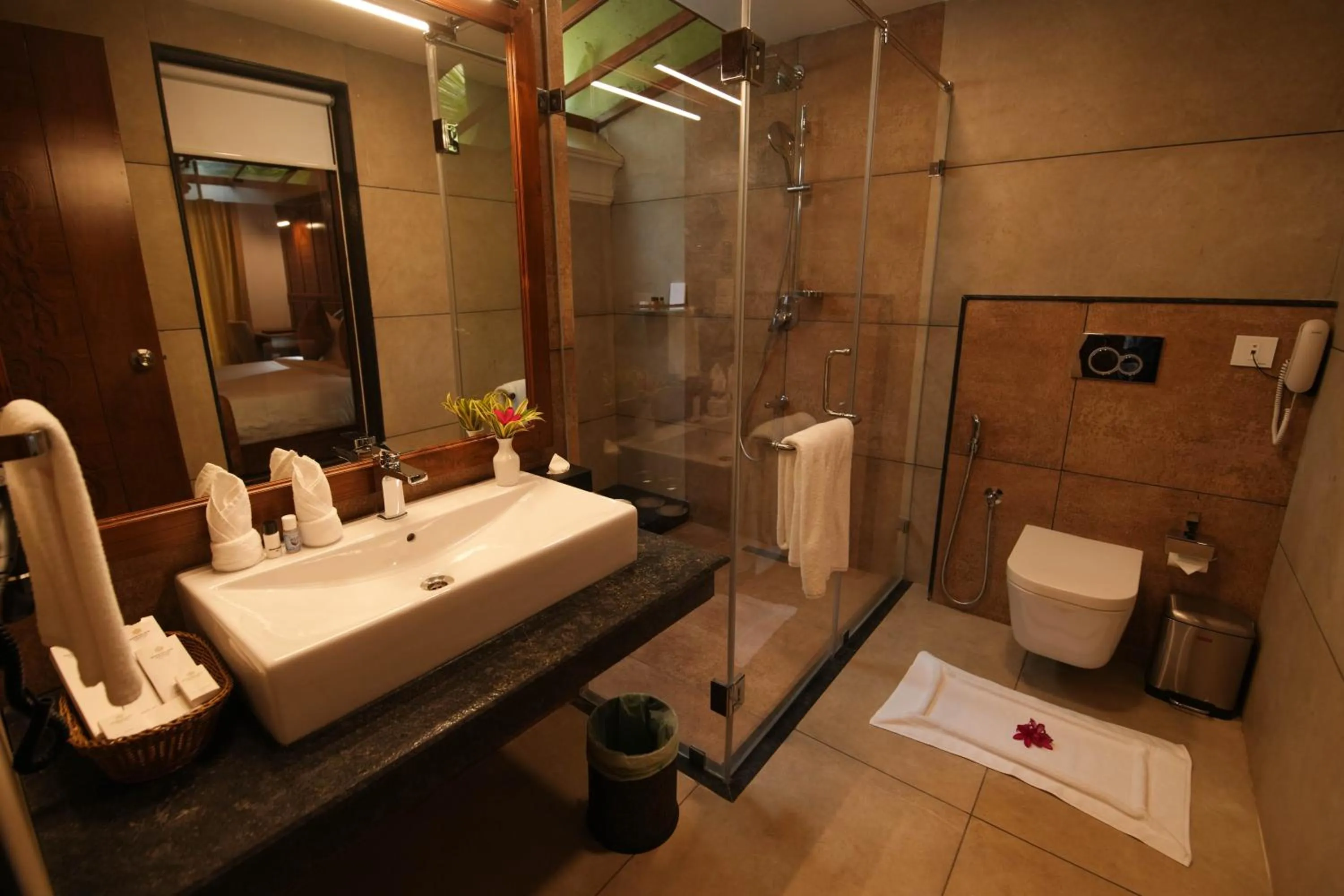 Bathroom in Gokulam Grand Resort & Spa, Kumarakom