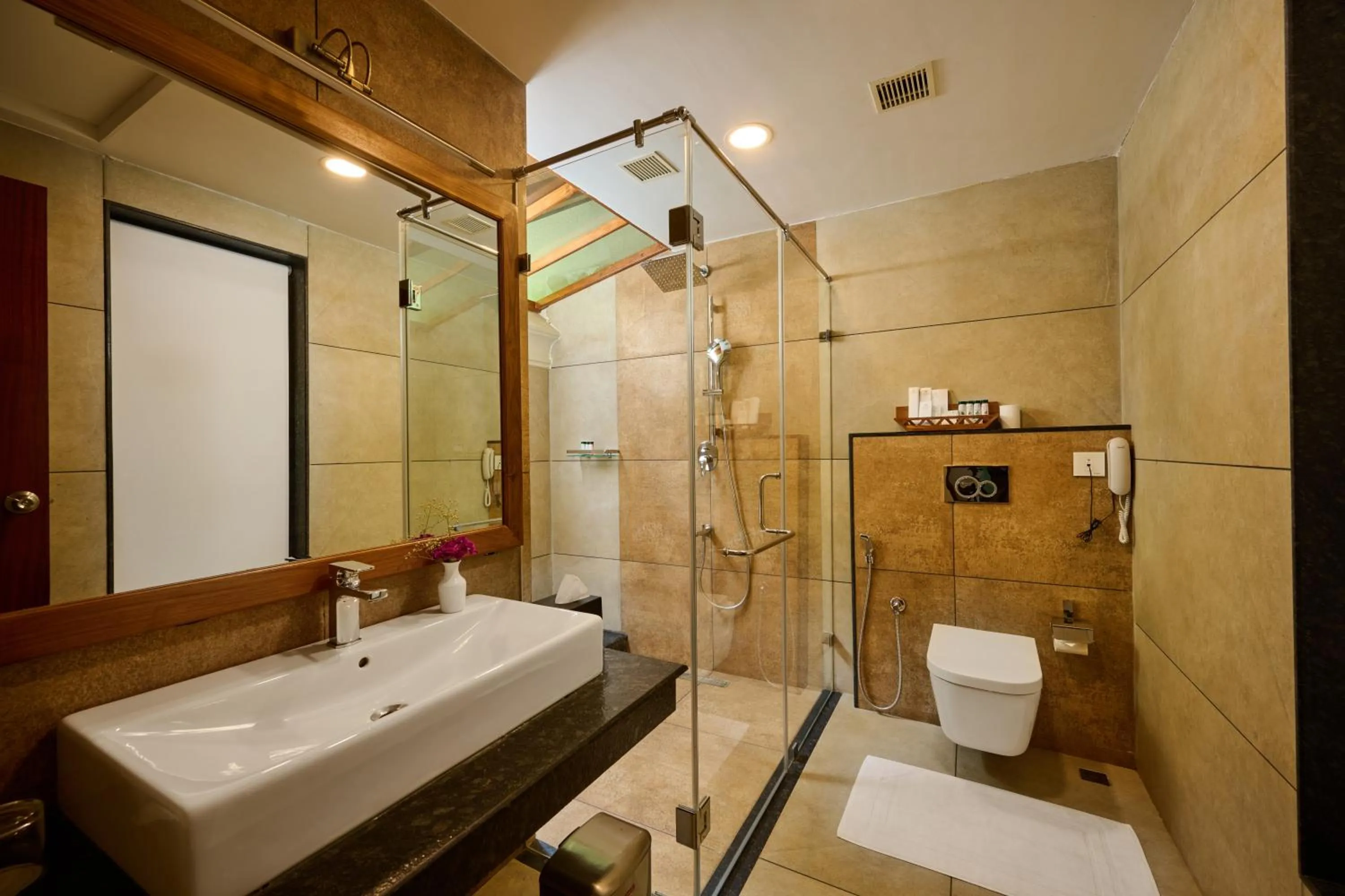 Bathroom in Gokulam Grand Resort & Spa, Kumarakom