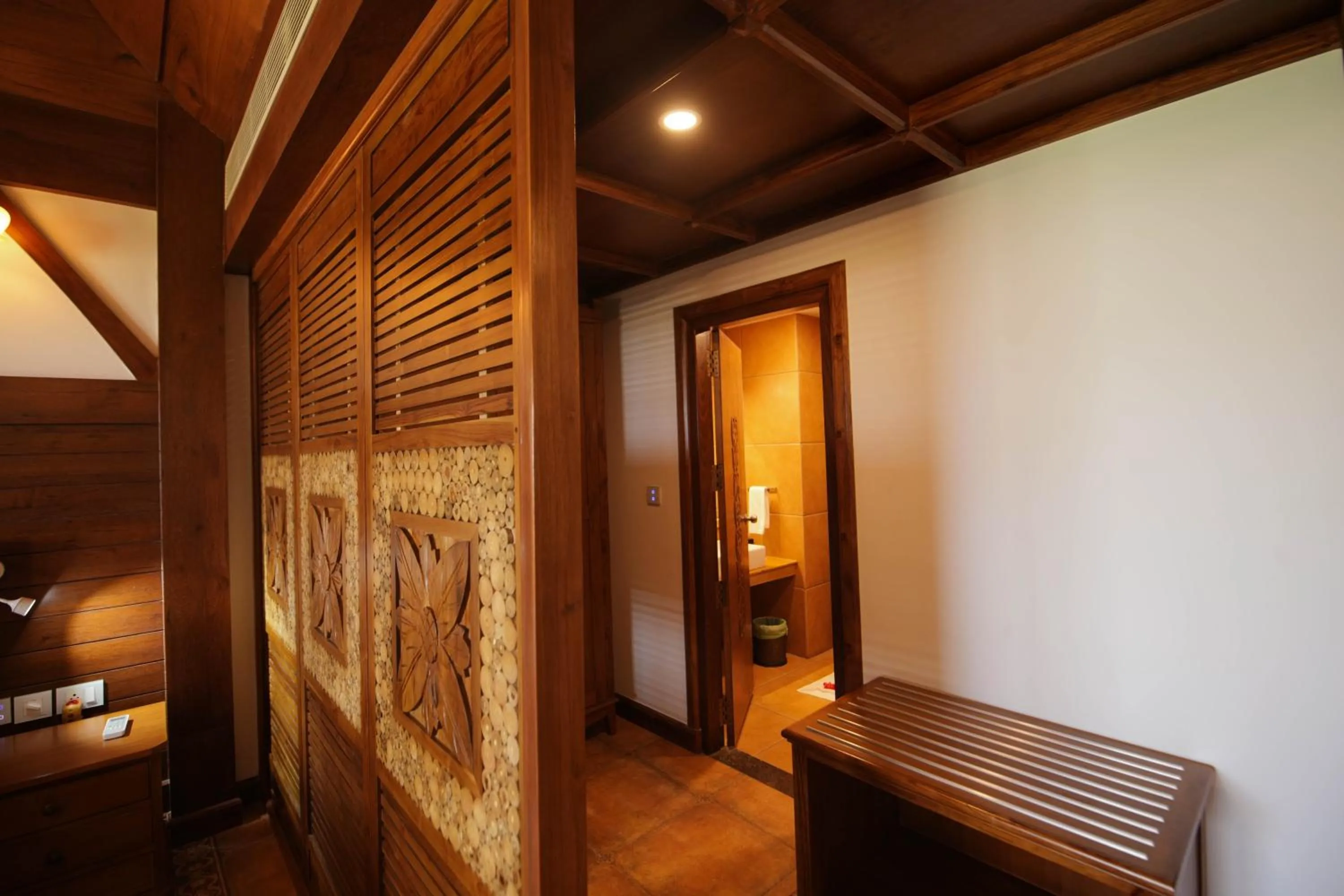Bathroom in Gokulam Grand Resort & Spa, Kumarakom