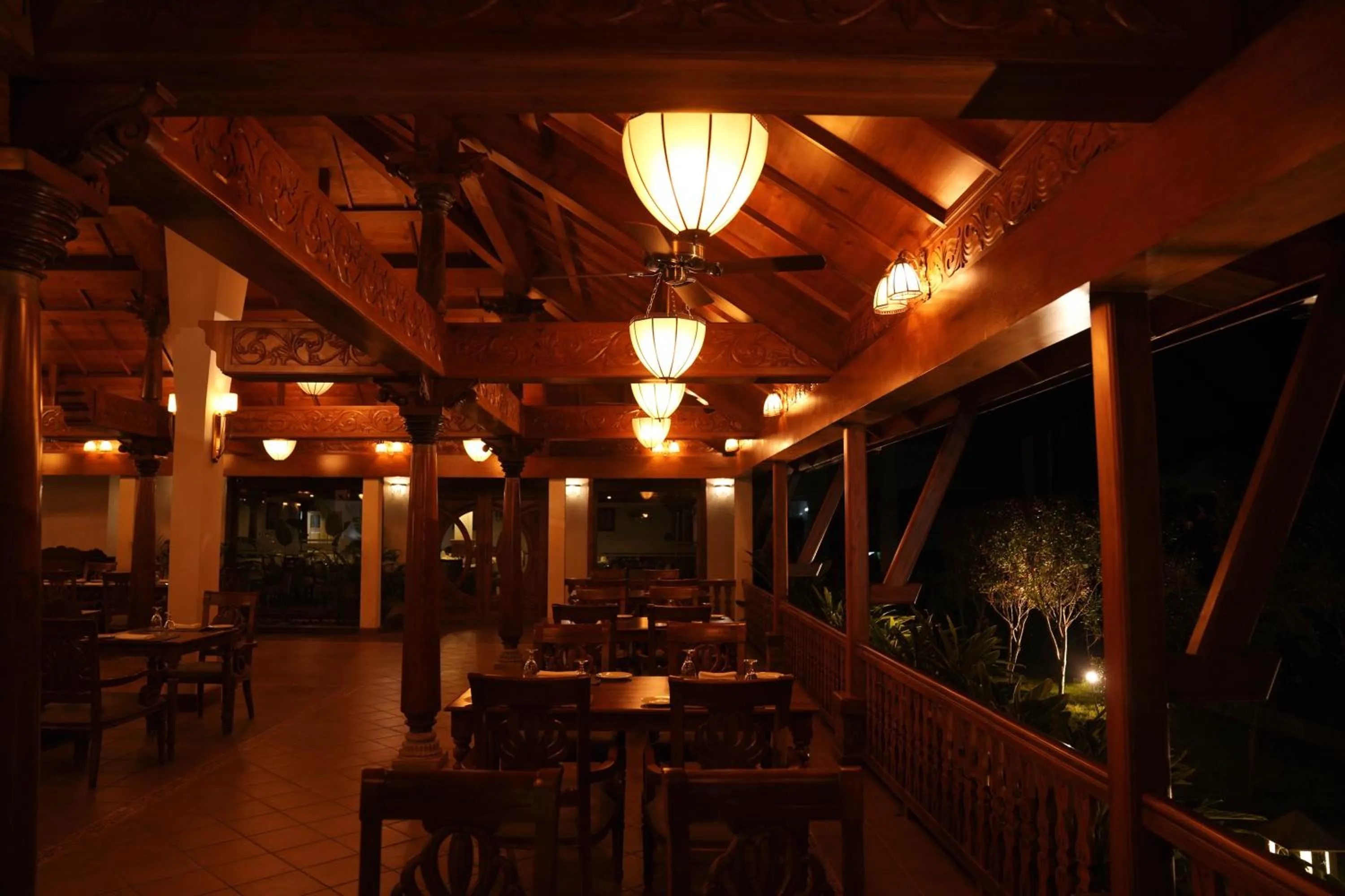 Restaurant/places to eat in Gokulam Grand Resort & Spa, Kumarakom