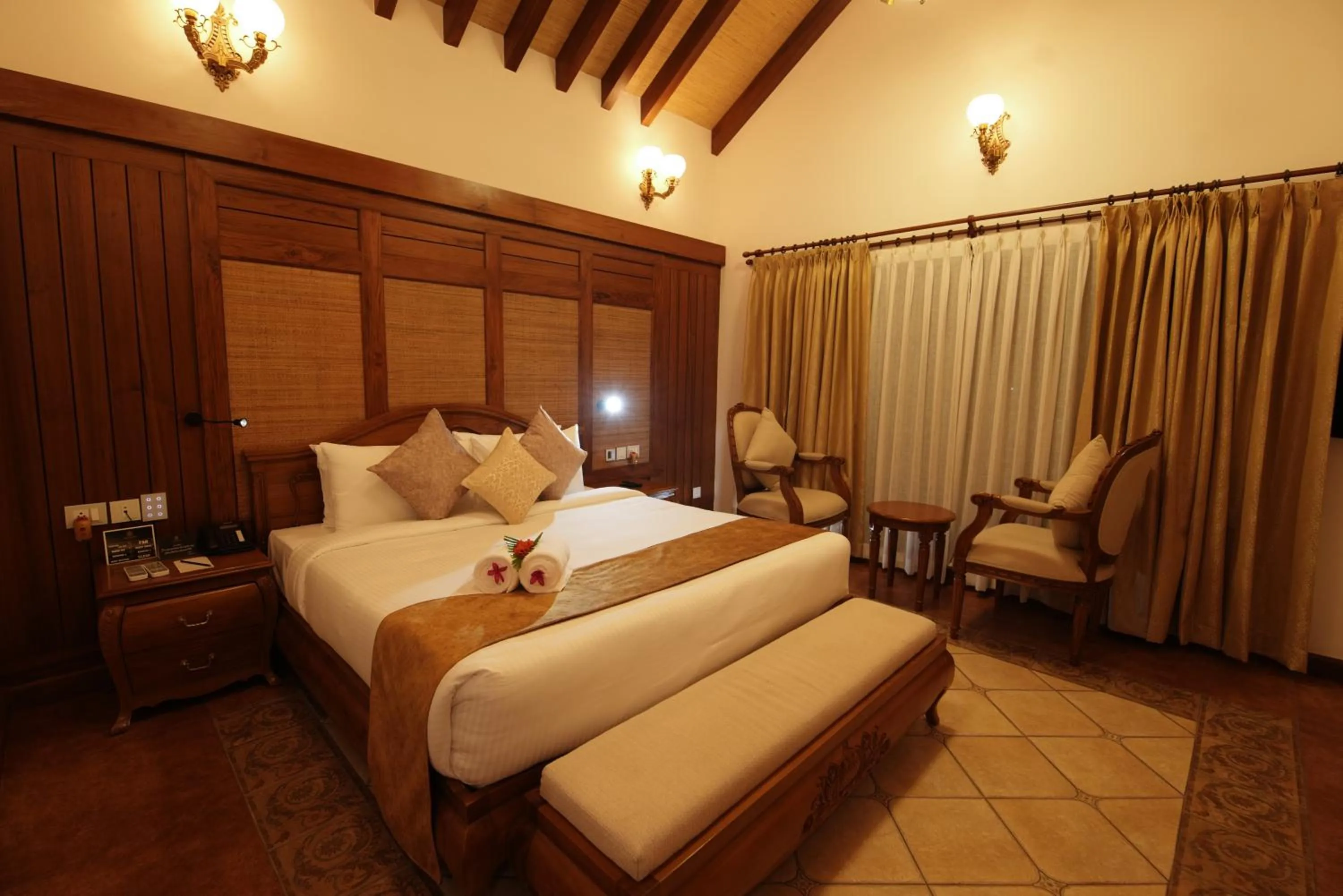 Bedroom, Bed in Gokulam Grand Resort & Spa, Kumarakom