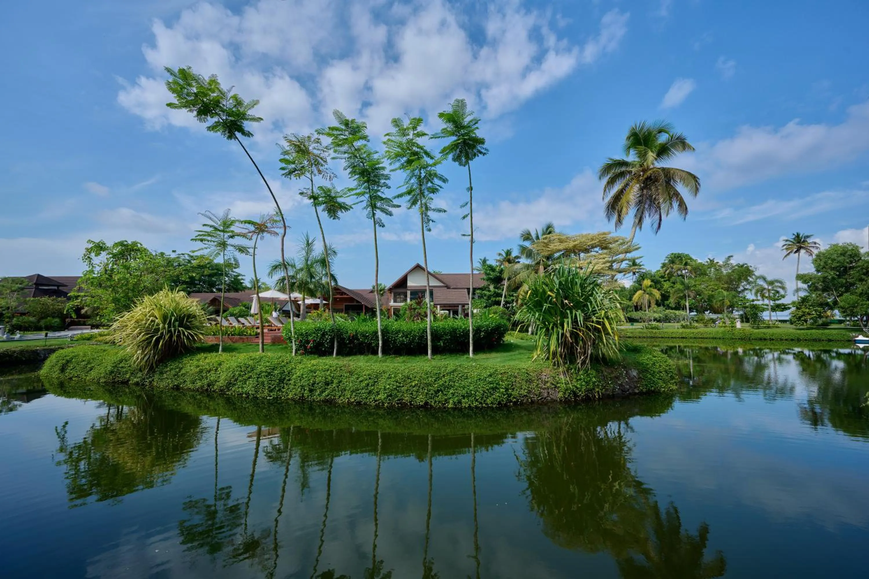 Lake view in Gokulam Grand Resort & Spa, Kumarakom