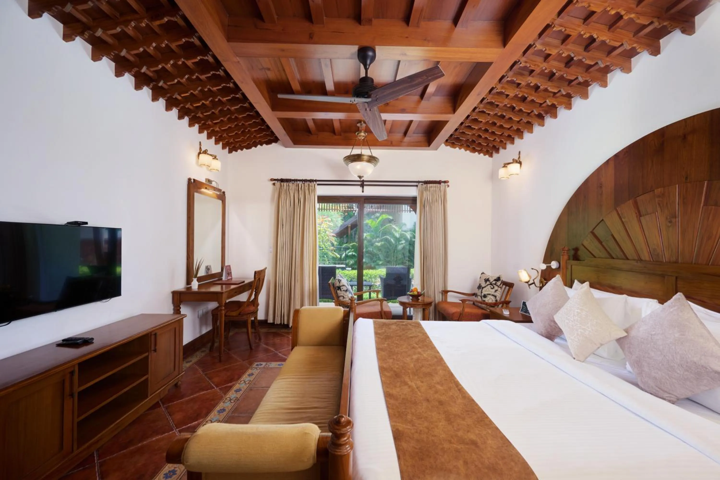 View (from property/room), Bed in Gokulam Grand Resort & Spa, Kumarakom