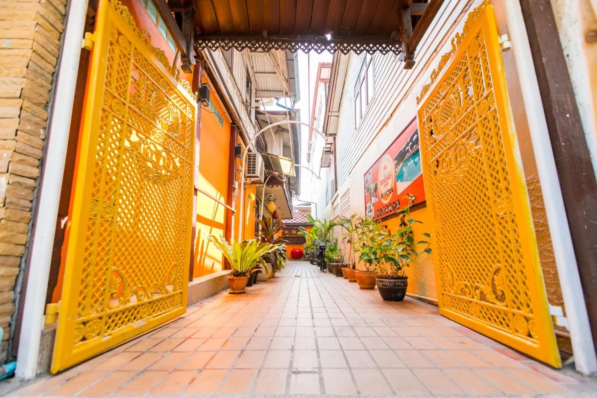 MANDARIN LODGE by victor