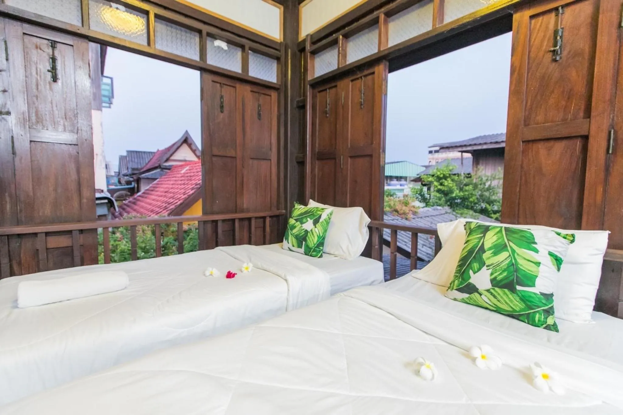 MANDARIN LODGE by victor