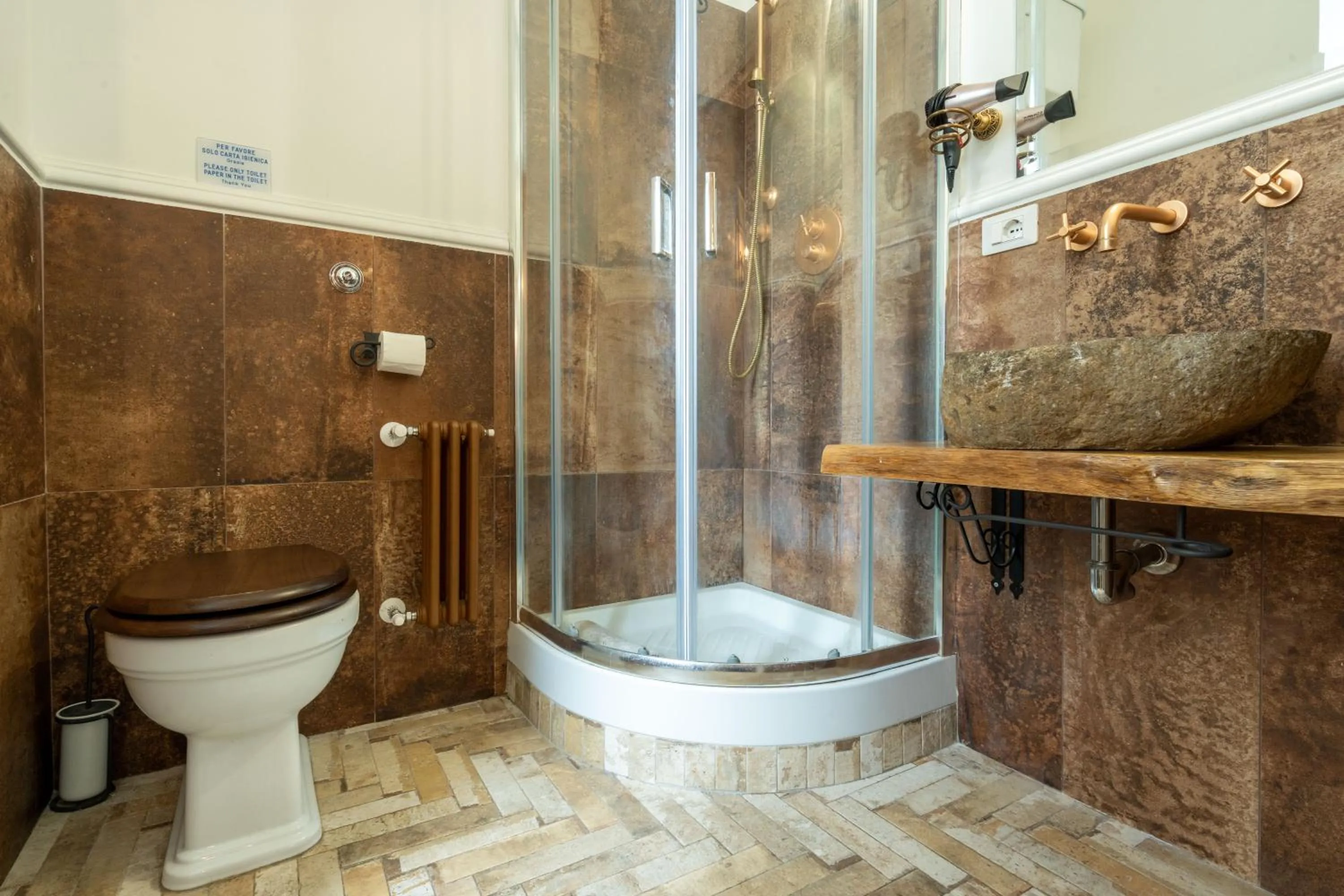 Bathroom in Capital Rooms