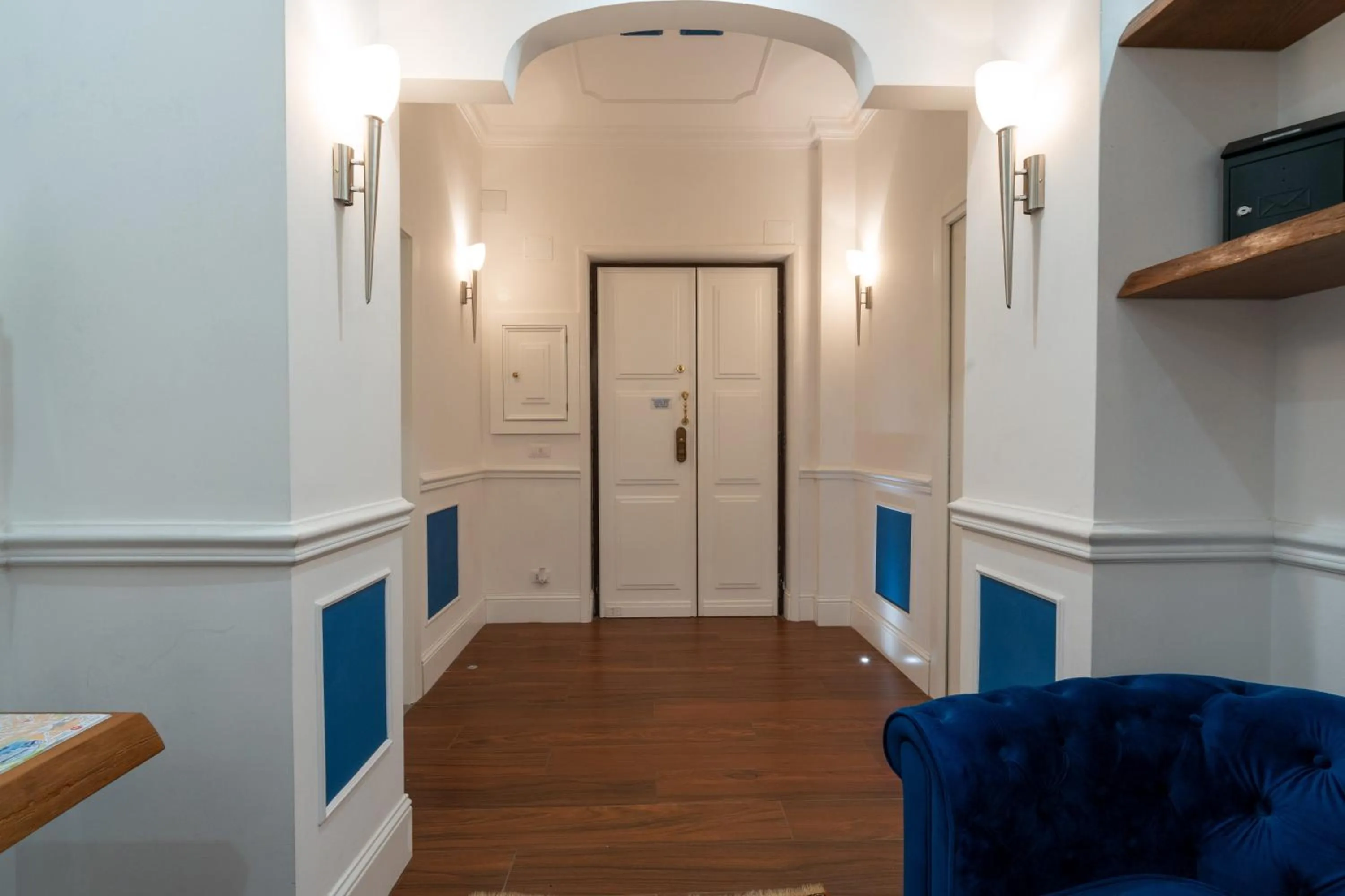 Lobby or reception in Capital Rooms