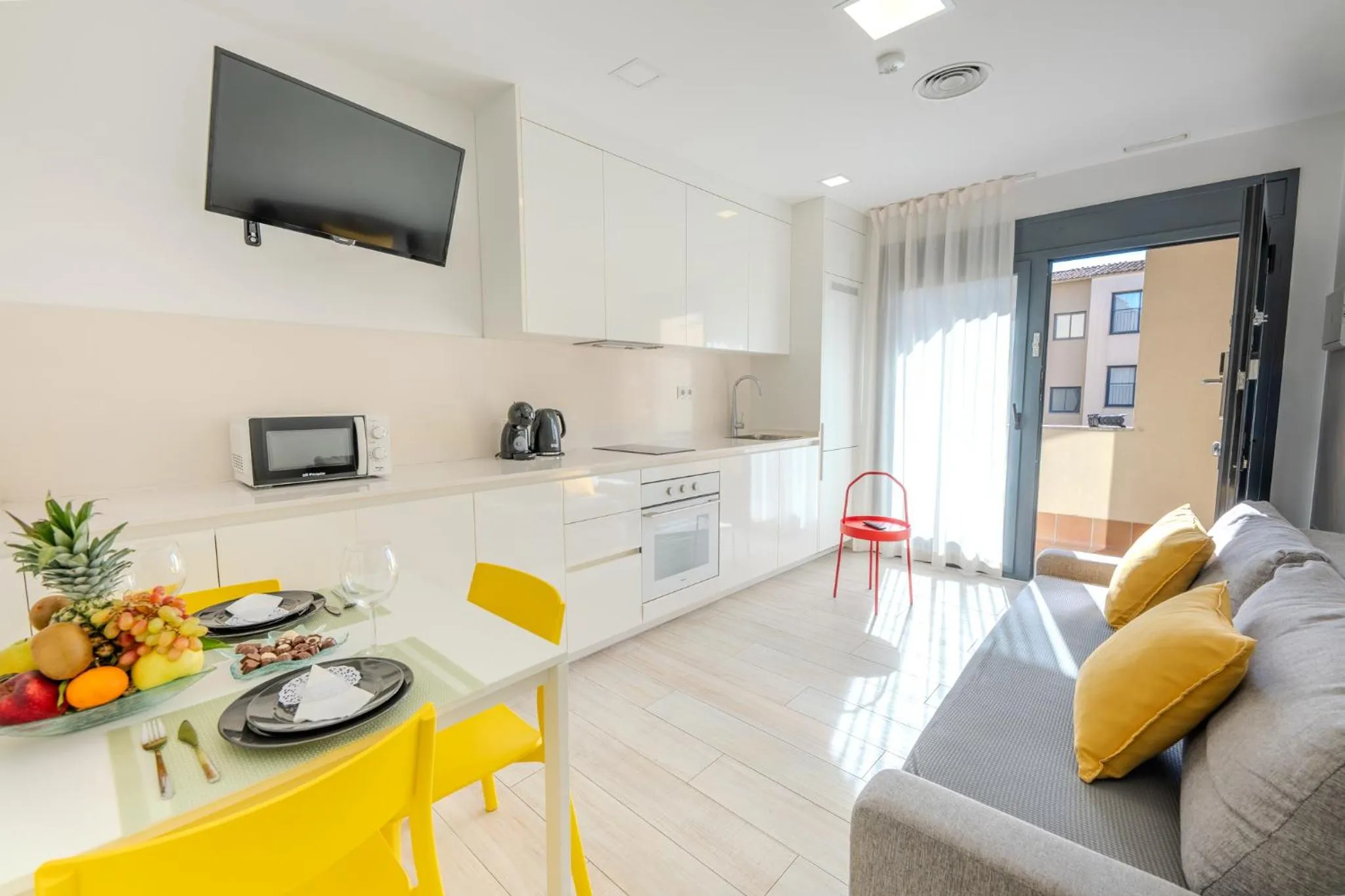 Castell Beach Aparthotel