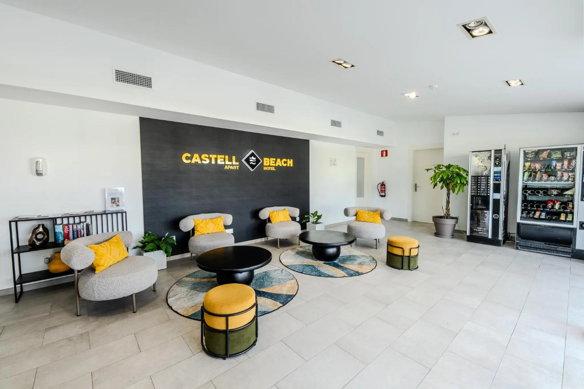 Castell Beach Aparthotel