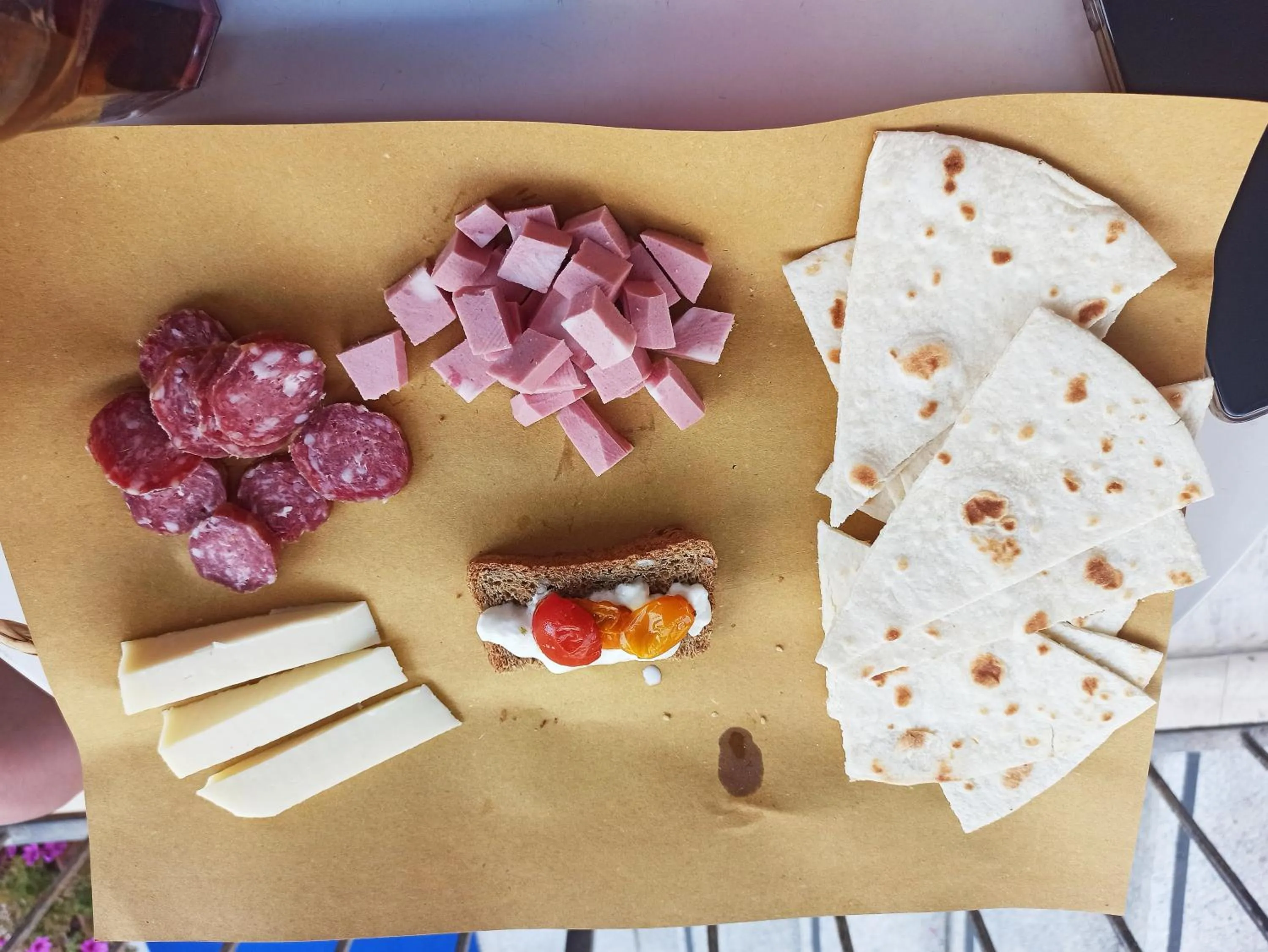 Food and drinks in Arix Hotel