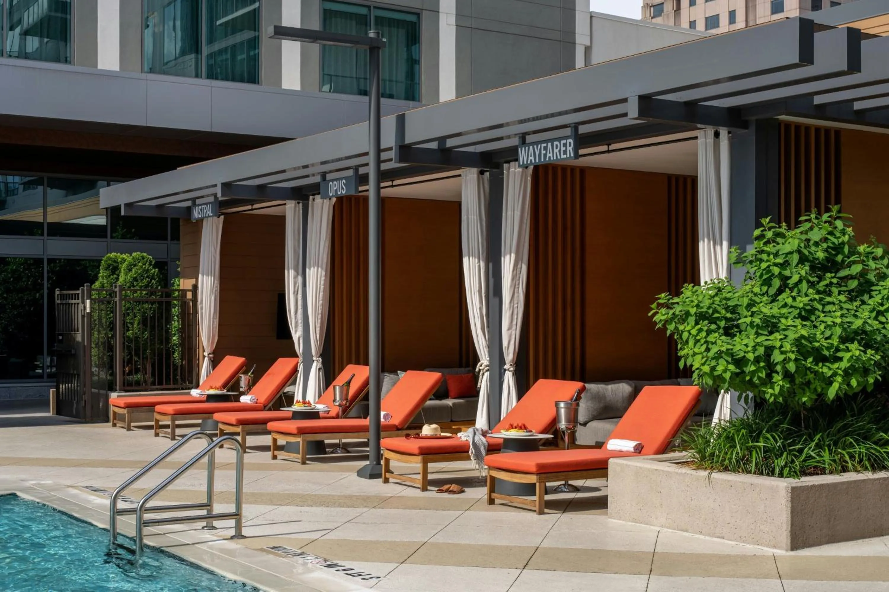 Swimming pool in Epicurean Atlanta, Autograph Collection