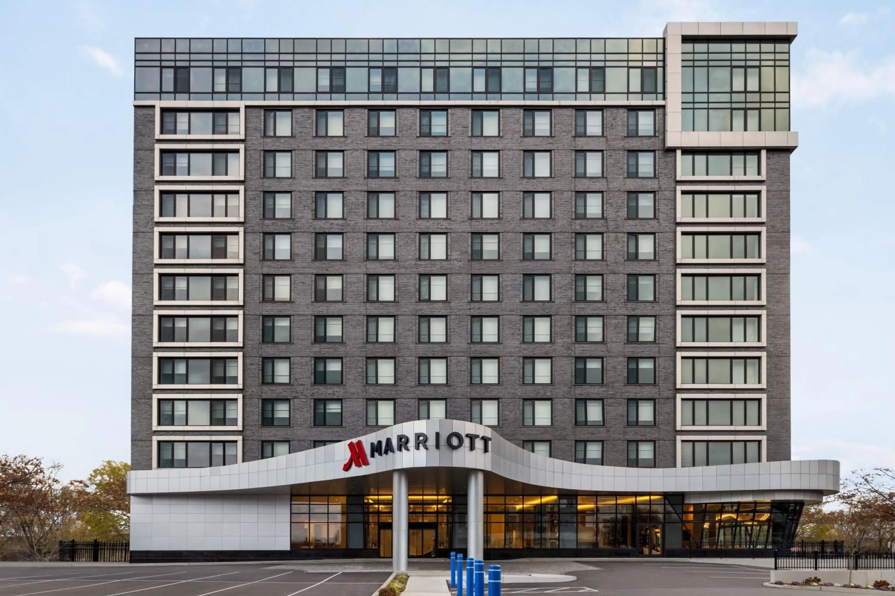Property building in Marriott New York JFK Airport