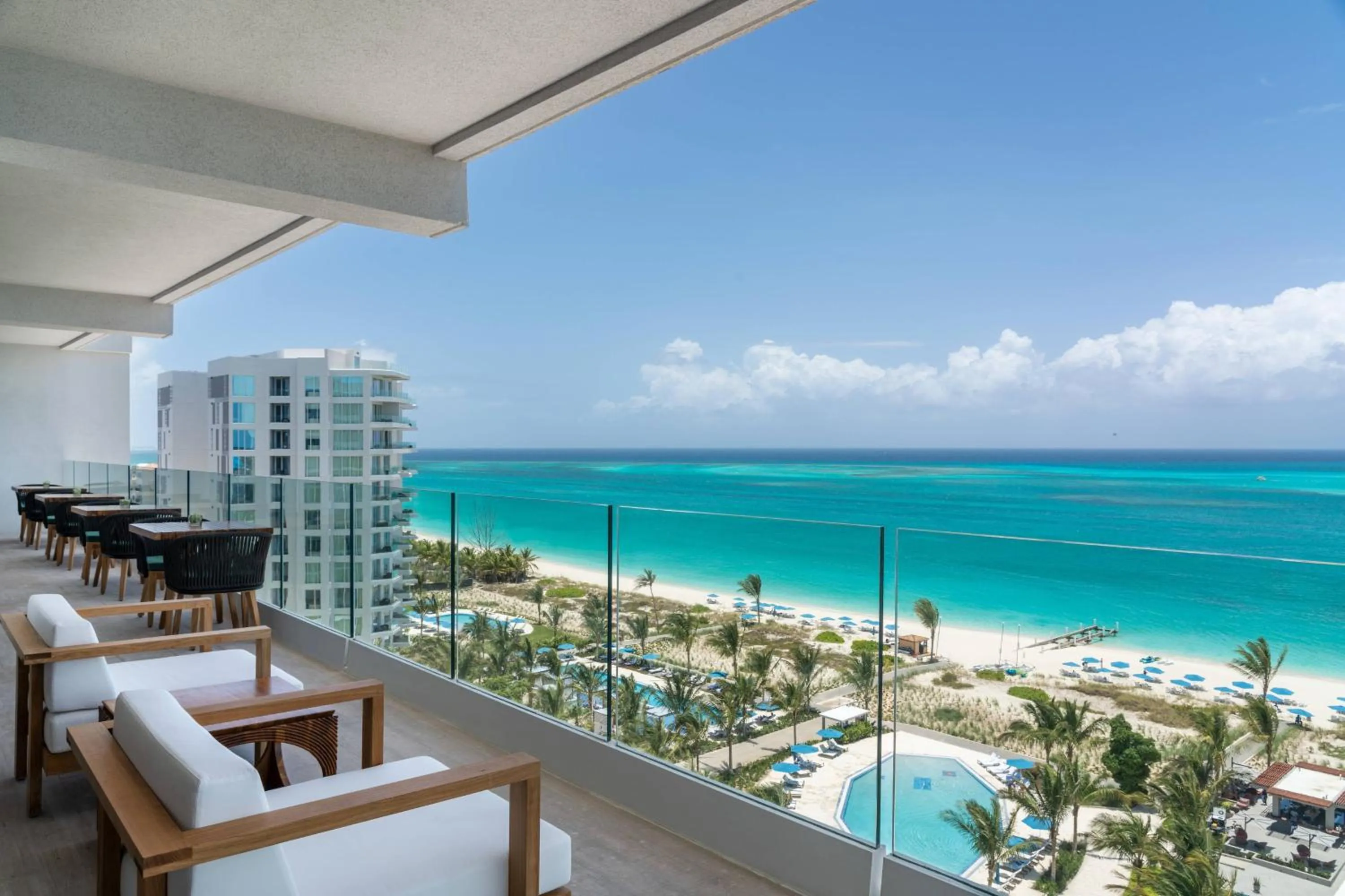 Lounge or bar in The Ritz-Carlton, Turks & Caicos
