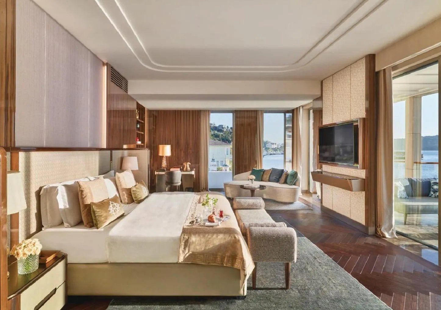 Bedroom, Bed in Mandarin Oriental Bosphorus, Istanbul