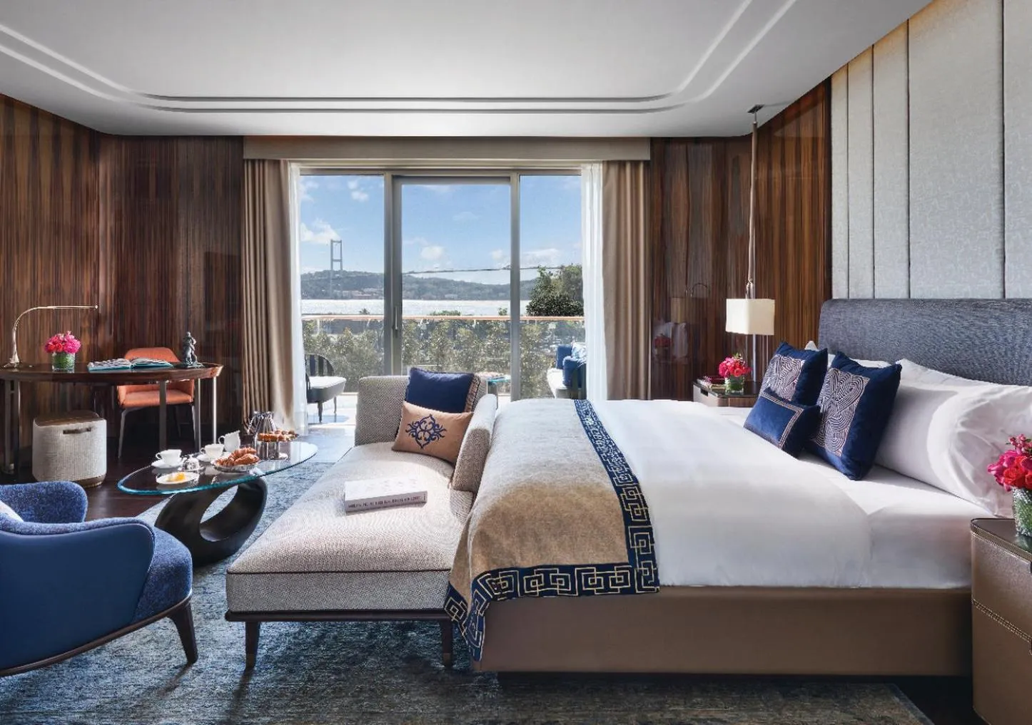 Bedroom, Bed in Mandarin Oriental Bosphorus, Istanbul