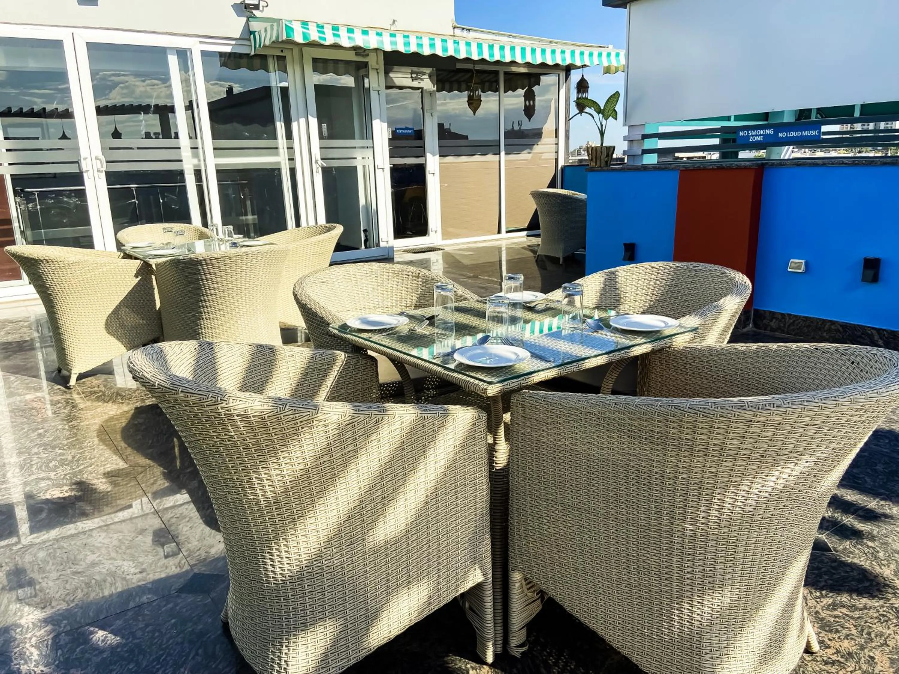 Seating area in Sky Suites Huda City Center