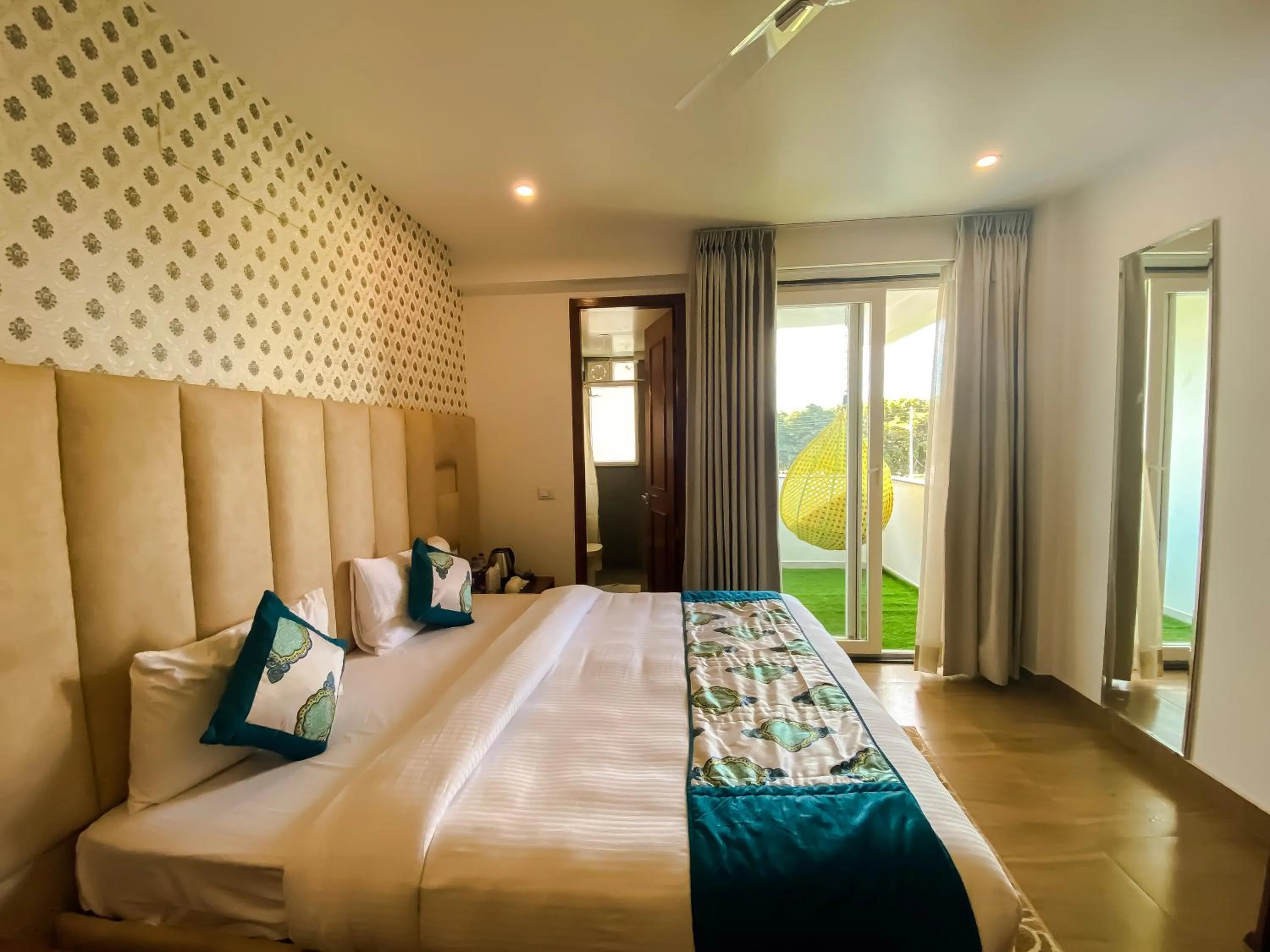 Bedroom, Bed in Sky Suites Huda City Center