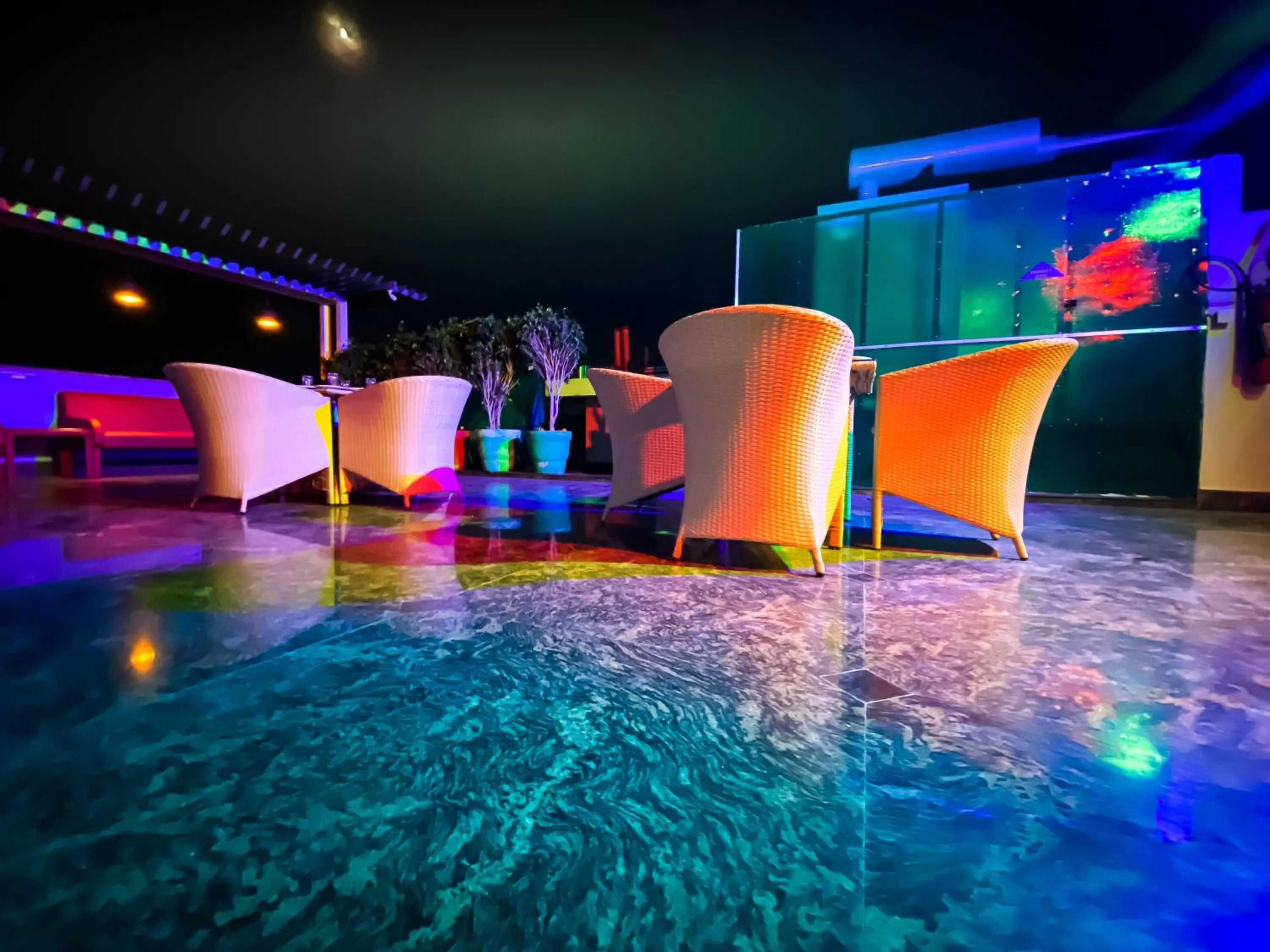 Area and facilities in Sky Suites Huda City Center