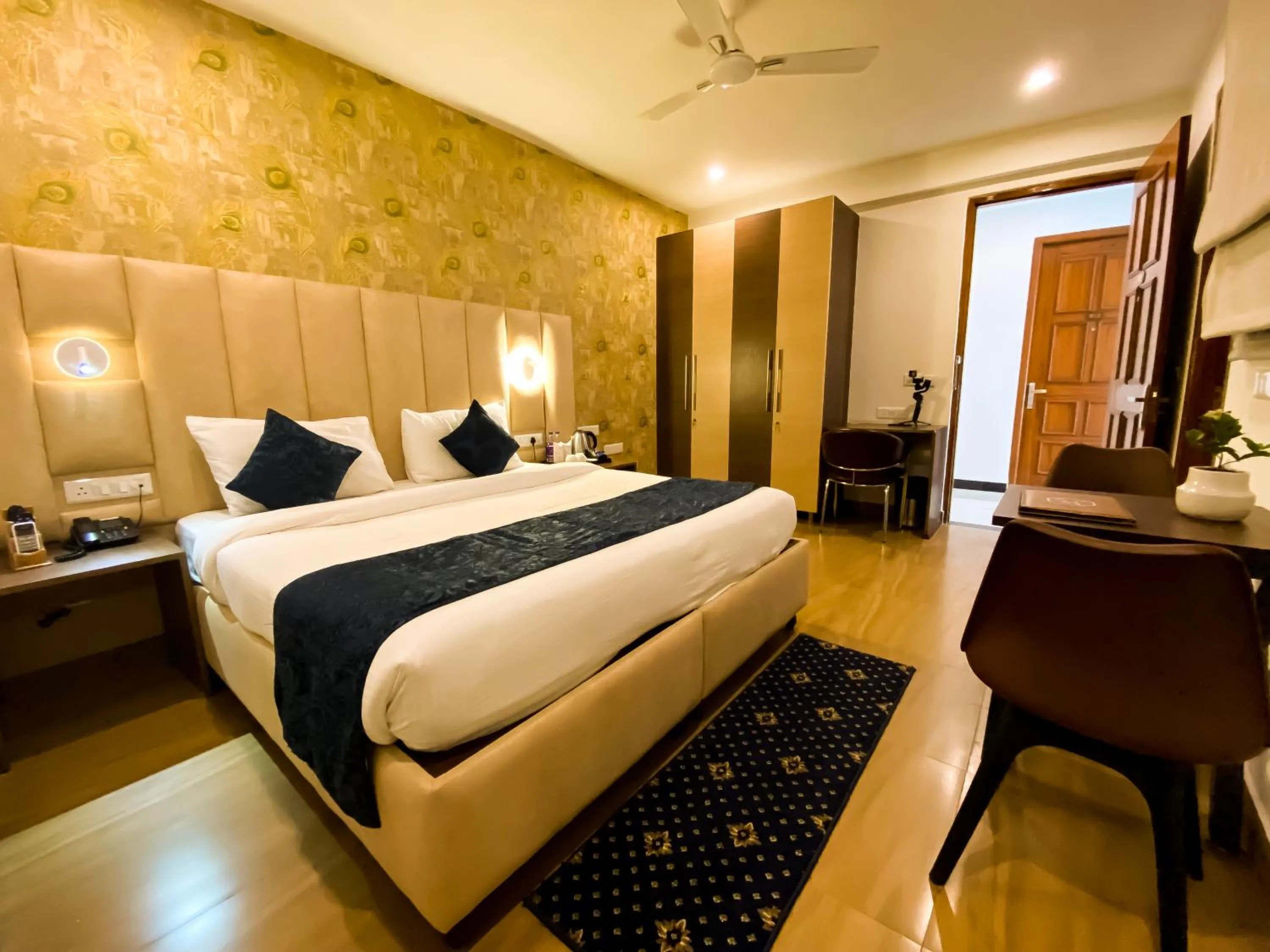 Bedroom, Bed in Sky Suites Huda City Center