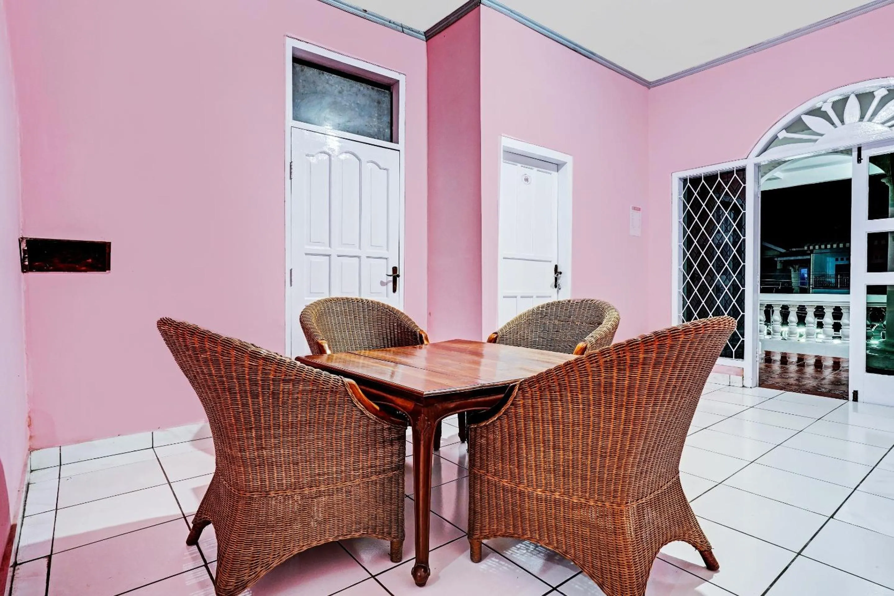 Lobby or reception in OYO 90289 Lestari Syariah Homestay