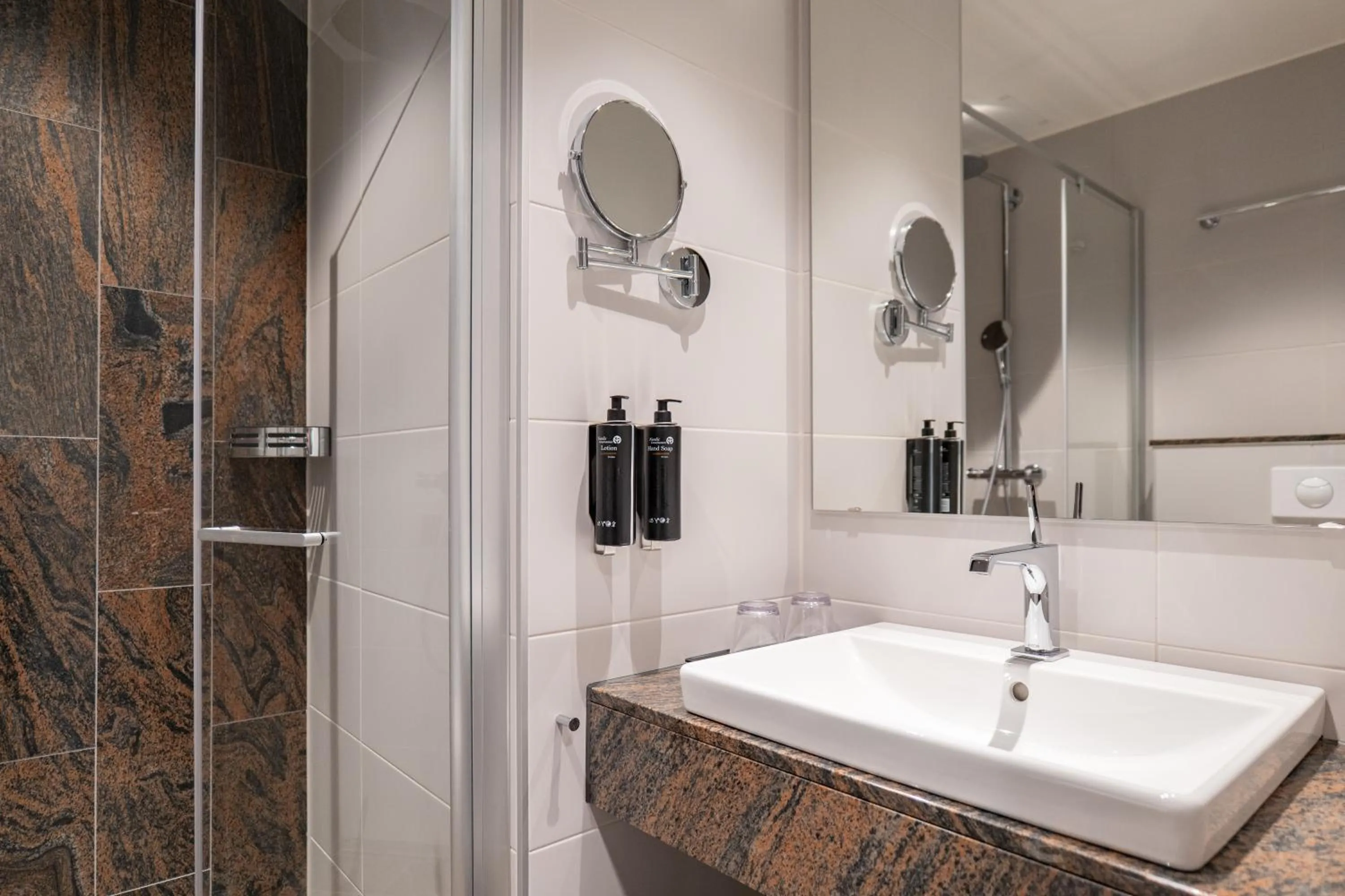 Shower in ProfilHotels Halmstad Plaza