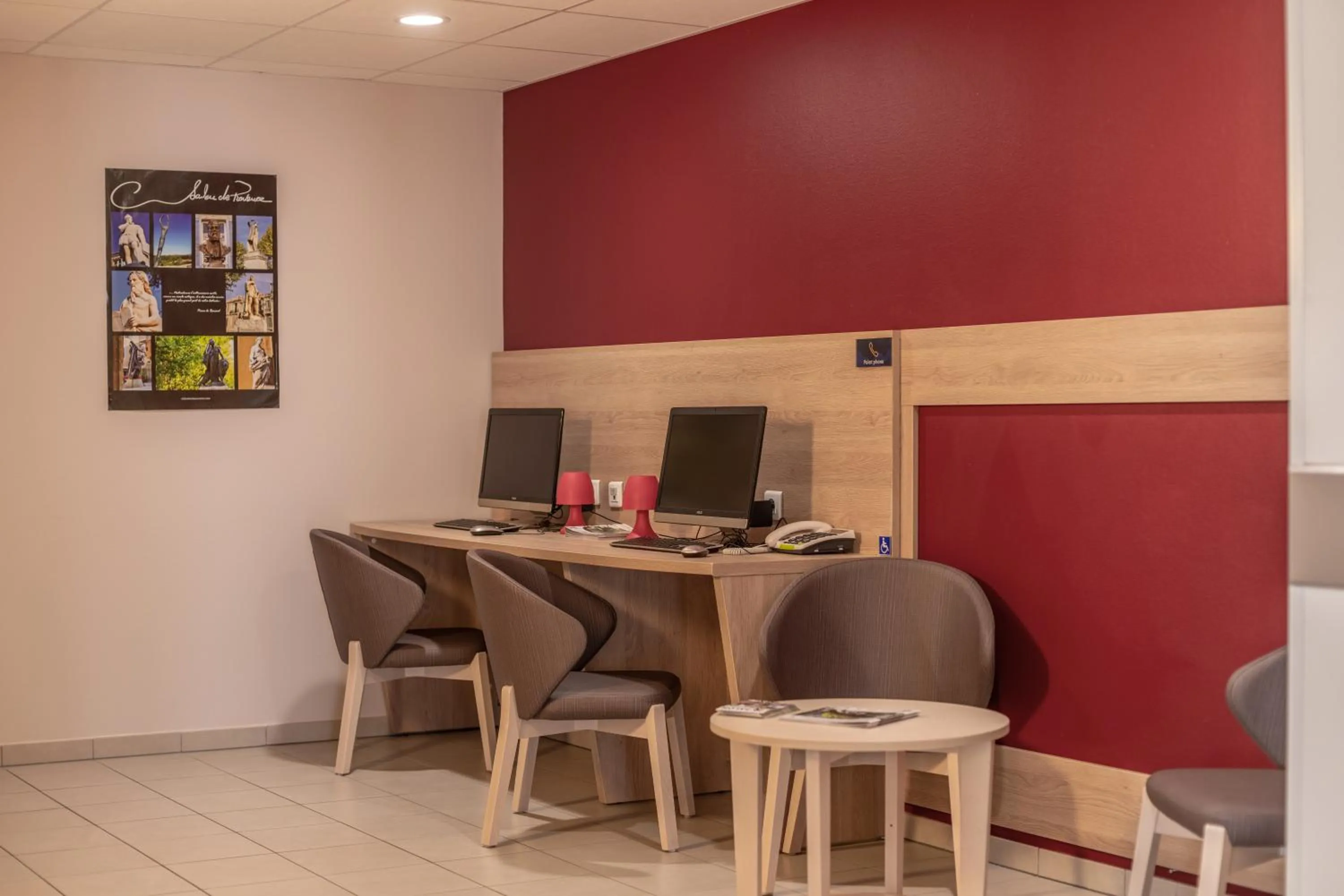 Area and facilities in ACE Hôtel Rouen Parc des Expositions