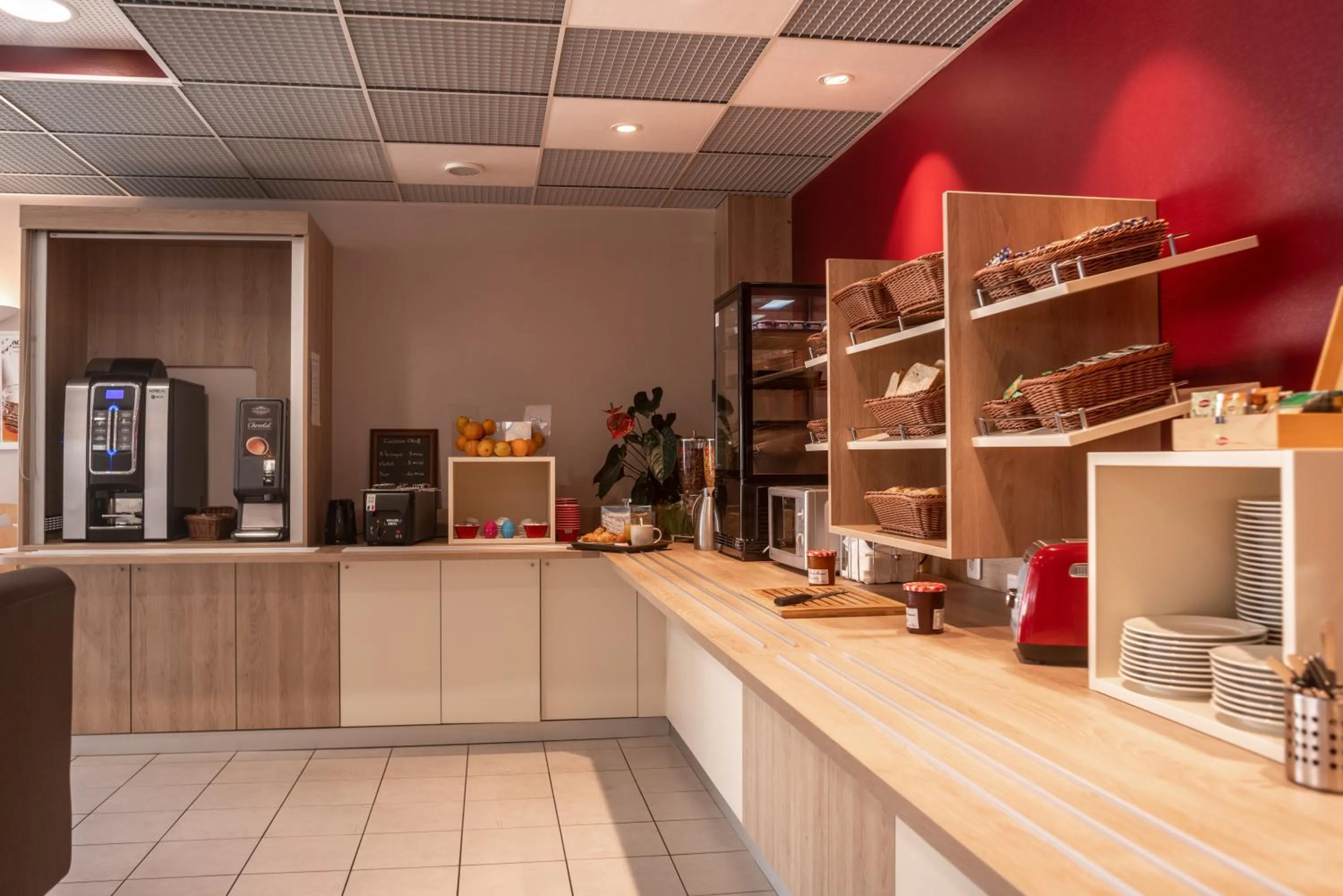 Breakfast in ACE Hôtel Rouen Parc des Expositions