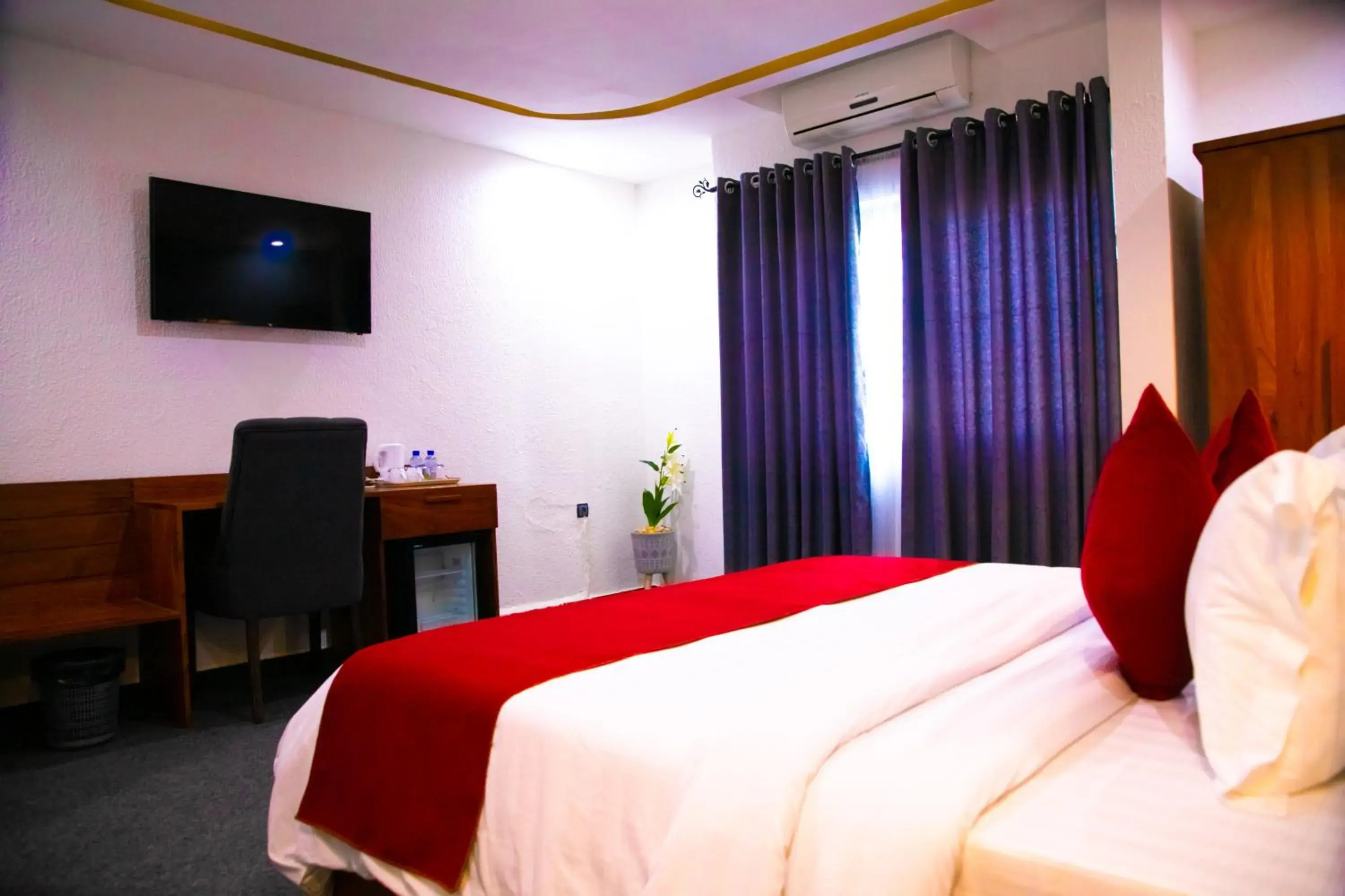 Double Room with Pool View - single occupancy in Hotel La Casa Cielo Double Room with Pool View - single occupancy in Hotel La Casa Cielo